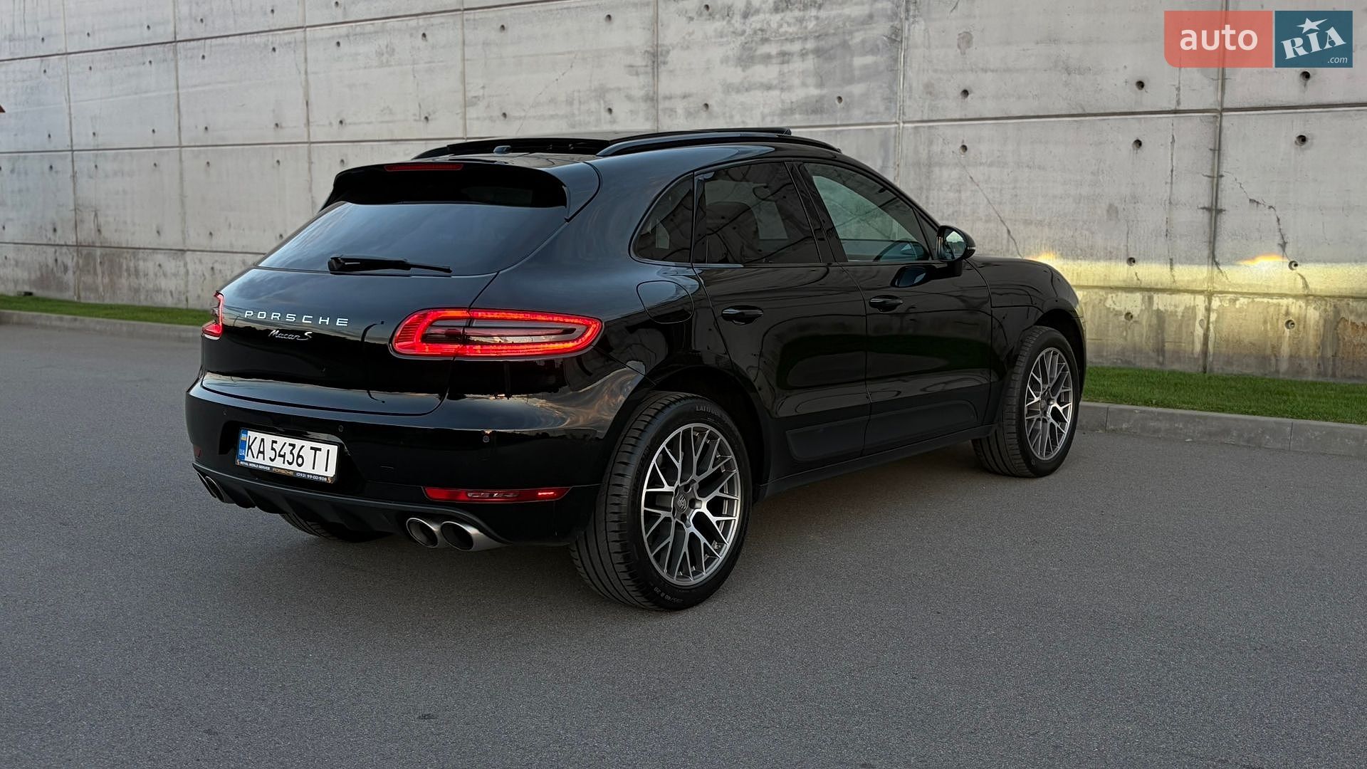 Porsche Macan 2017 VIN WP1AB2A50HLB20653 фото оголошення 5 з 31
