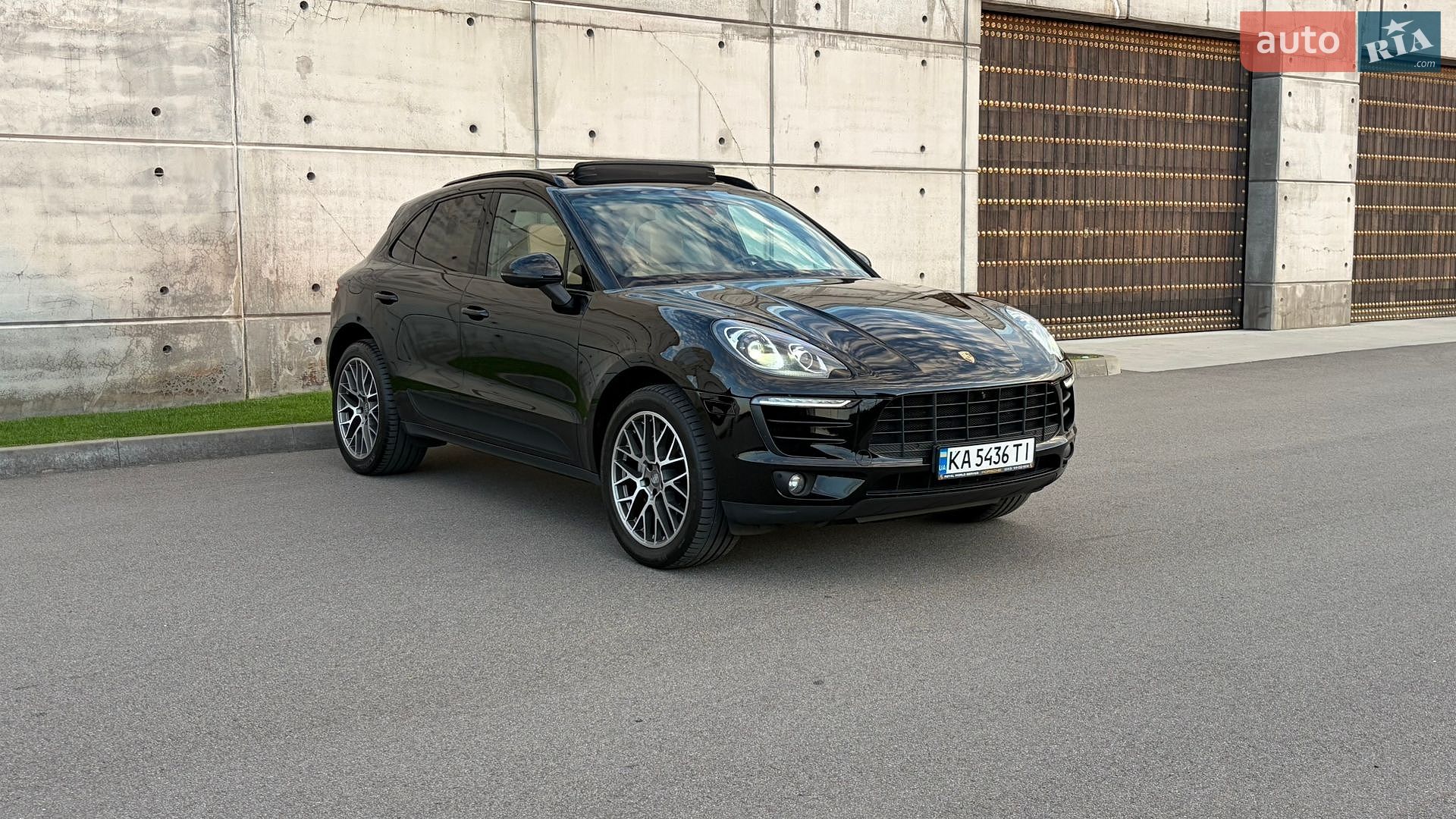 Porsche Macan 2017 VIN WP1AB2A50HLB20653 фото оголошення 7 з 31