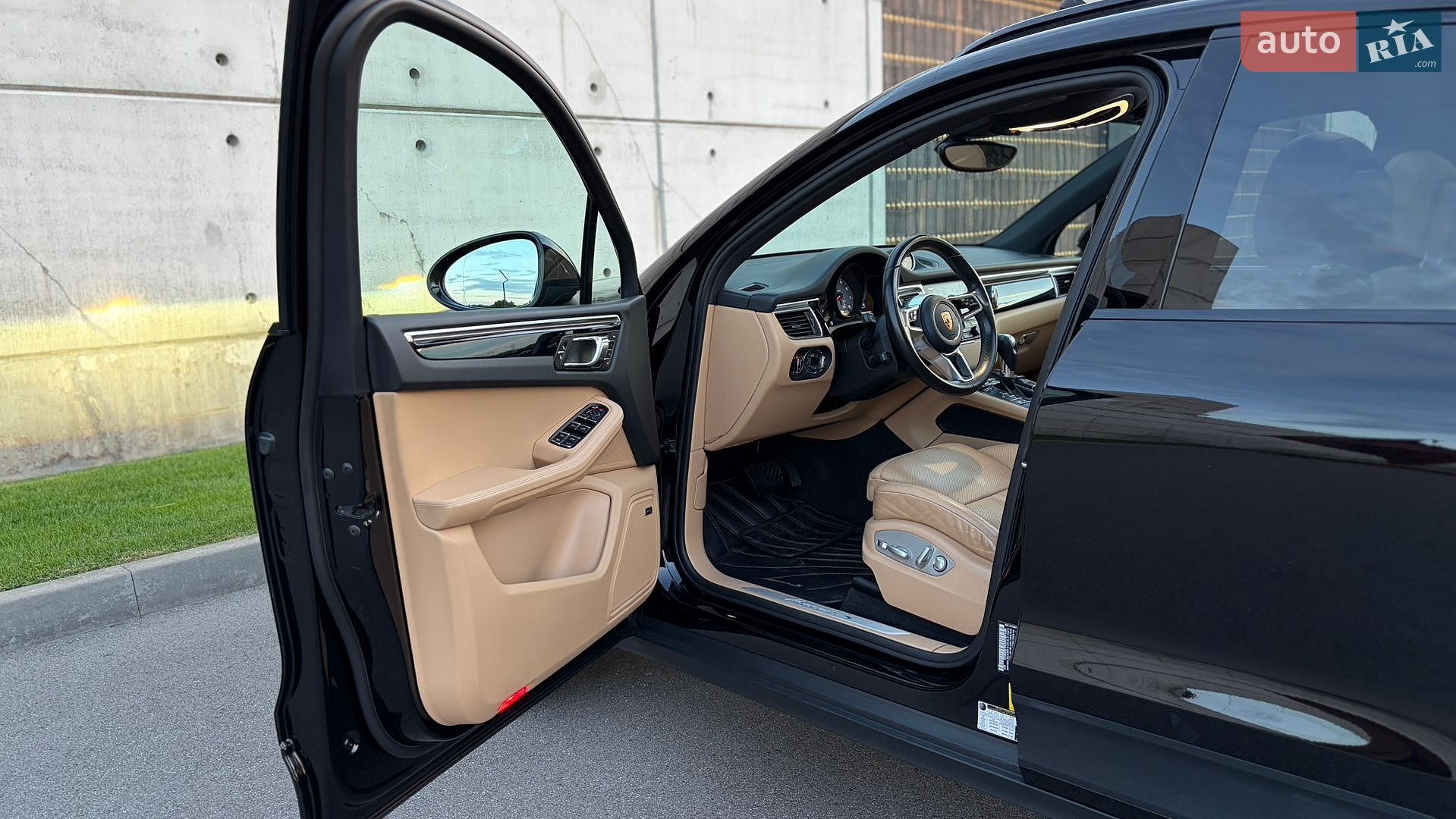 Porsche Macan 2017 VIN WP1AB2A50HLB20653 фото оголошення 9 з 31