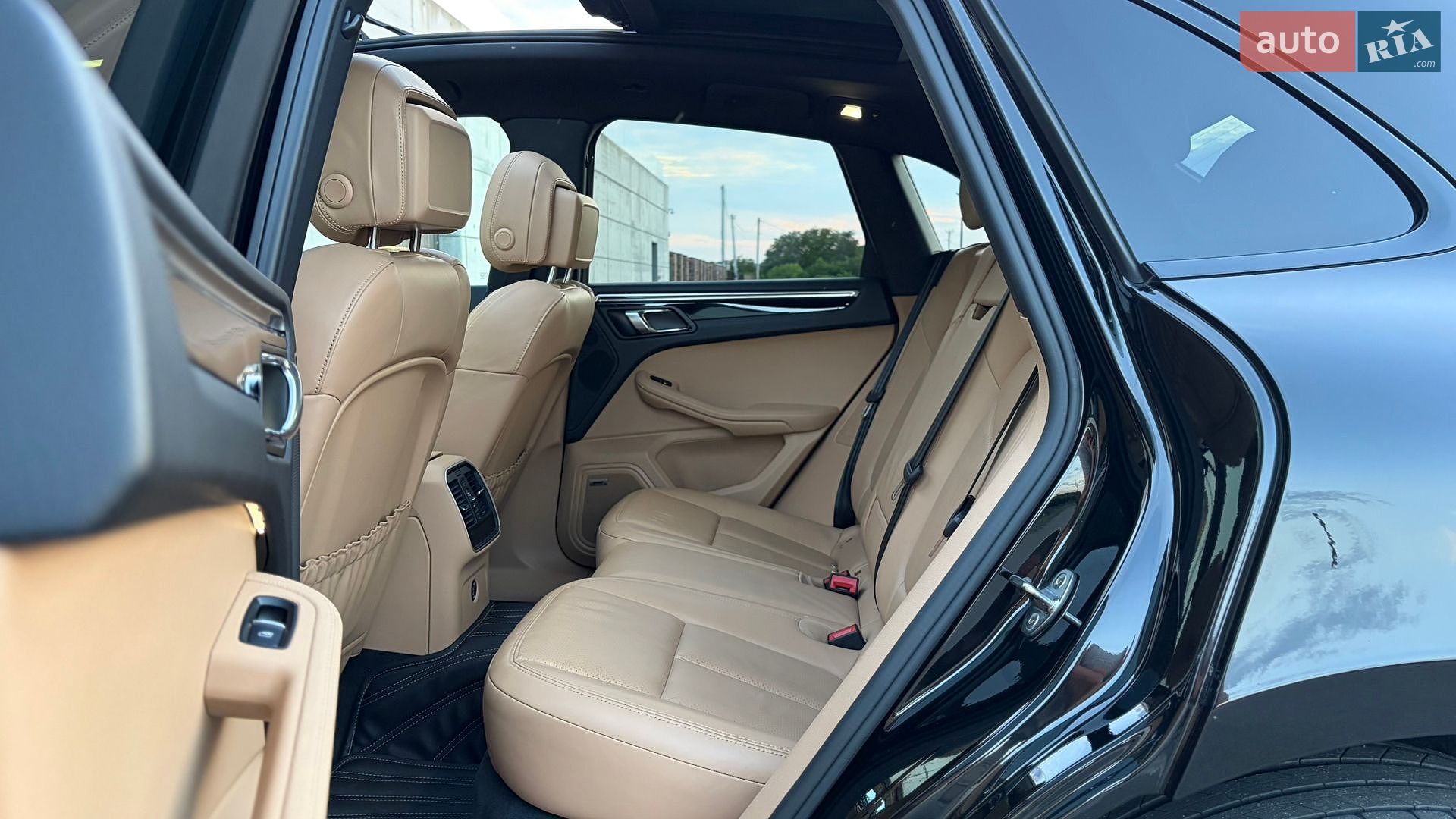 Porsche Macan 2017 VIN WP1AB2A50HLB20653 фото оголошення 14 з 31