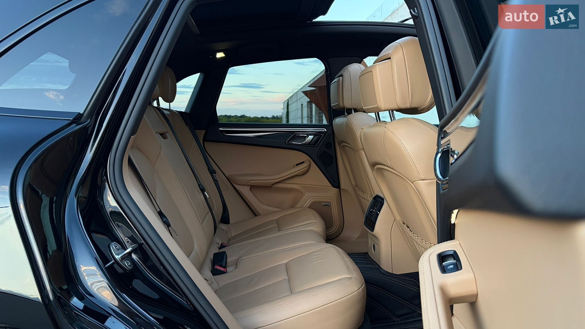 Porsche Macan 2017 VIN WP1AB2A50HLB20653 фото оголошення 16 з 31
