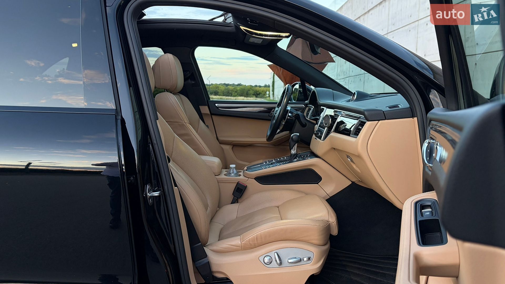 Porsche Macan 2017 VIN WP1AB2A50HLB20653 фото оголошення 18 з 31