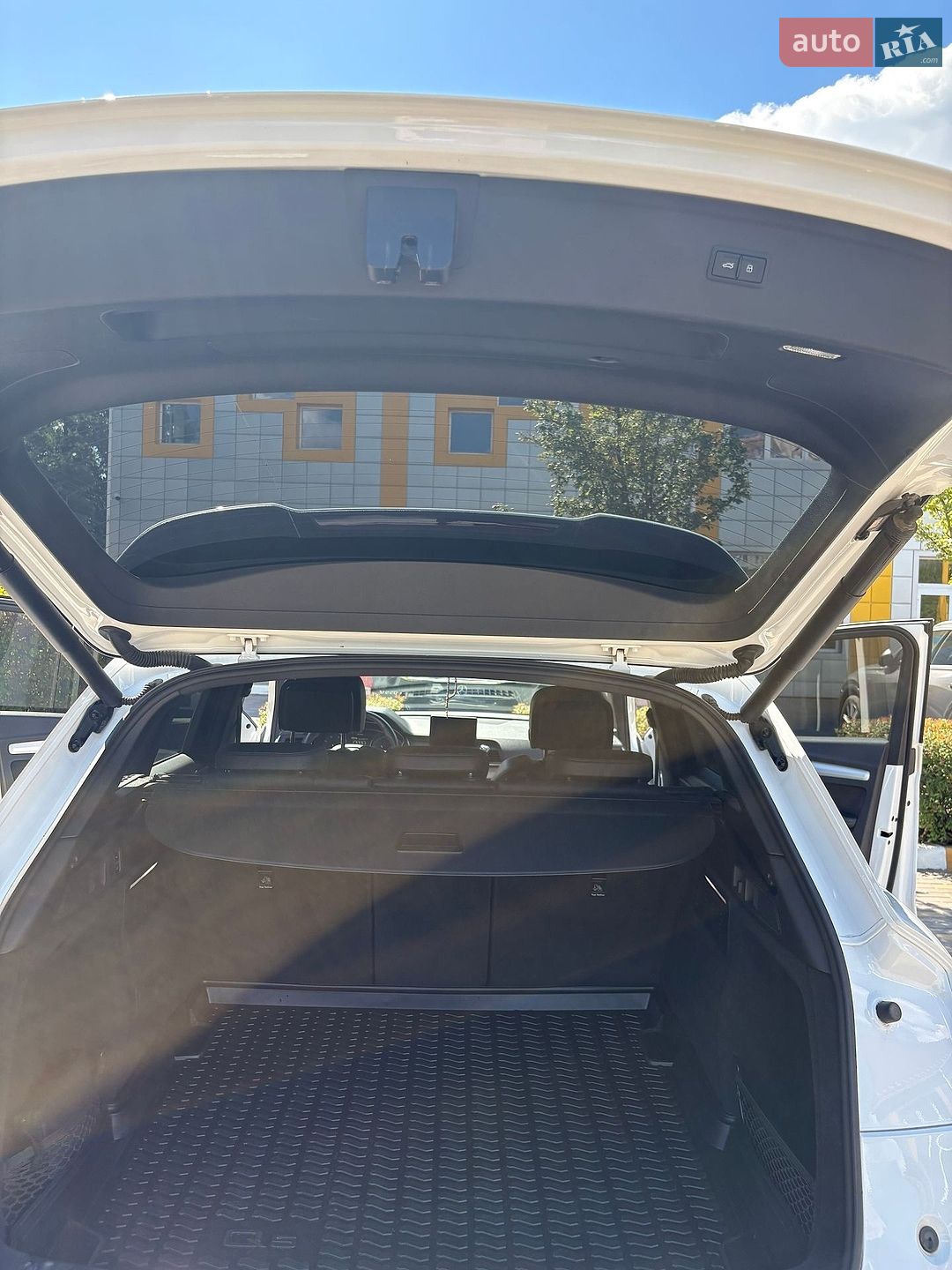 Audi Q5 2017 VIN WAUZZZFY1H2029342 фото оголошення 13 з 26