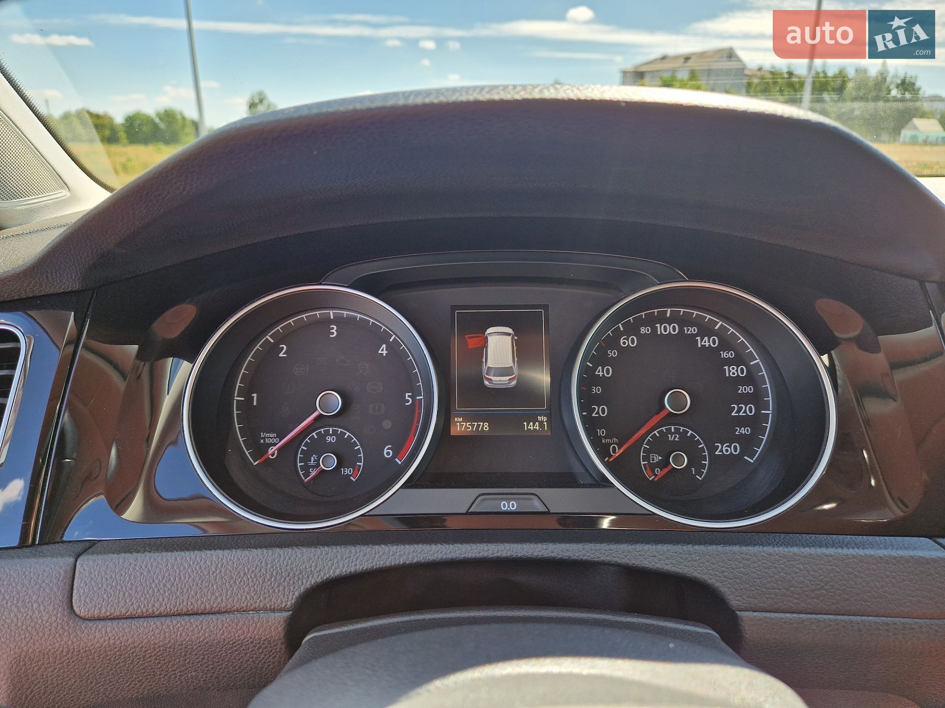 Volkswagen Golf 2017 VIN WVWZZZAUZJP519771 фото оголошення 10 з 37