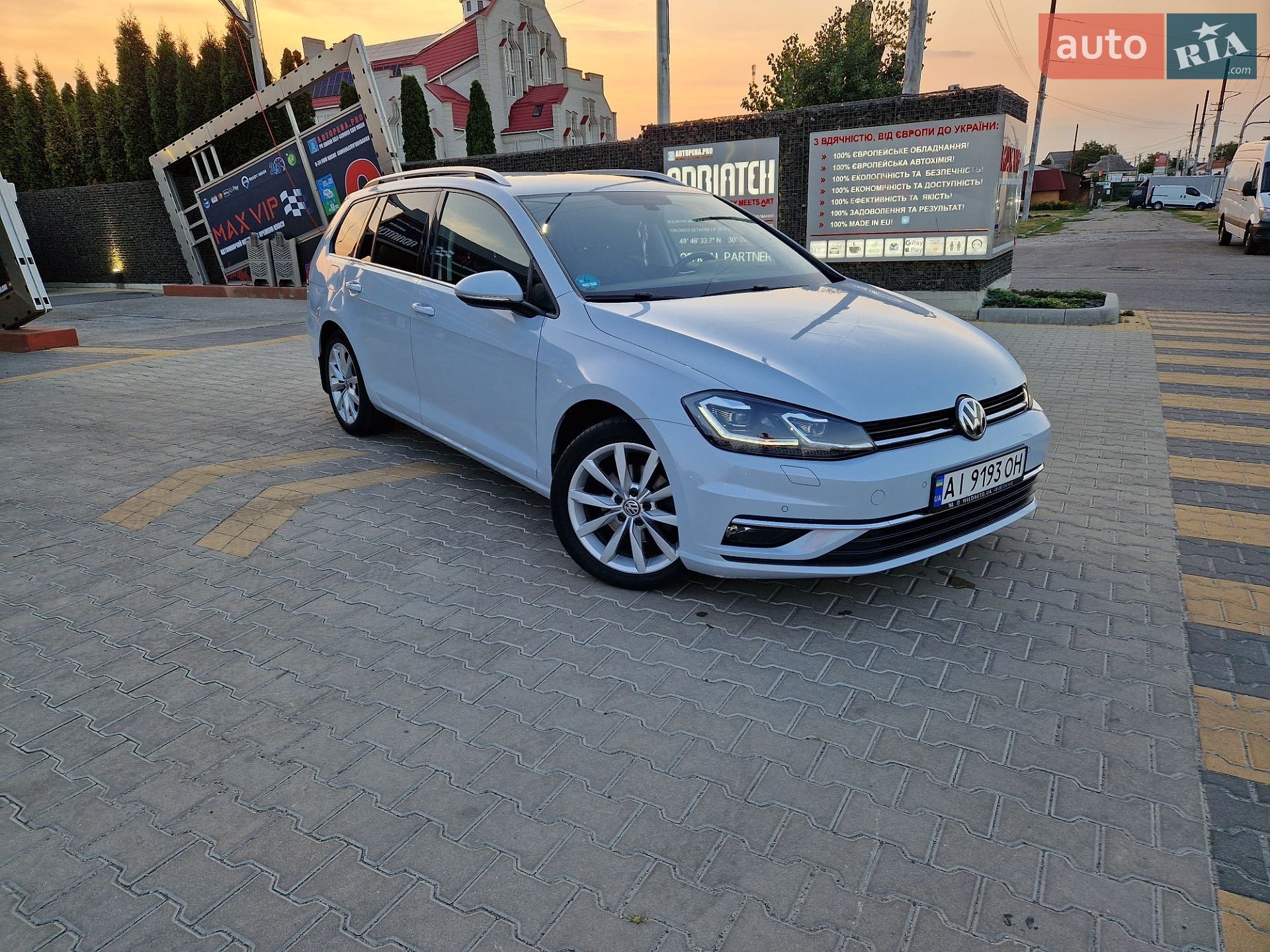 Volkswagen Golf 2017 VIN WVWZZZAUZJP519771 фото оголошення 4 з 37