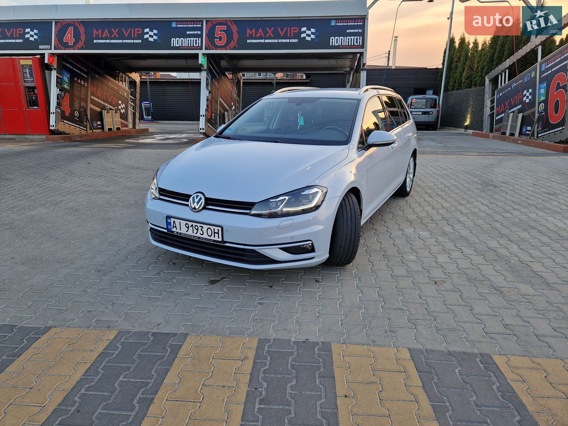 Volkswagen Golf 2017 VIN WVWZZZAUZJP519771 фото оголошення 3 з 37