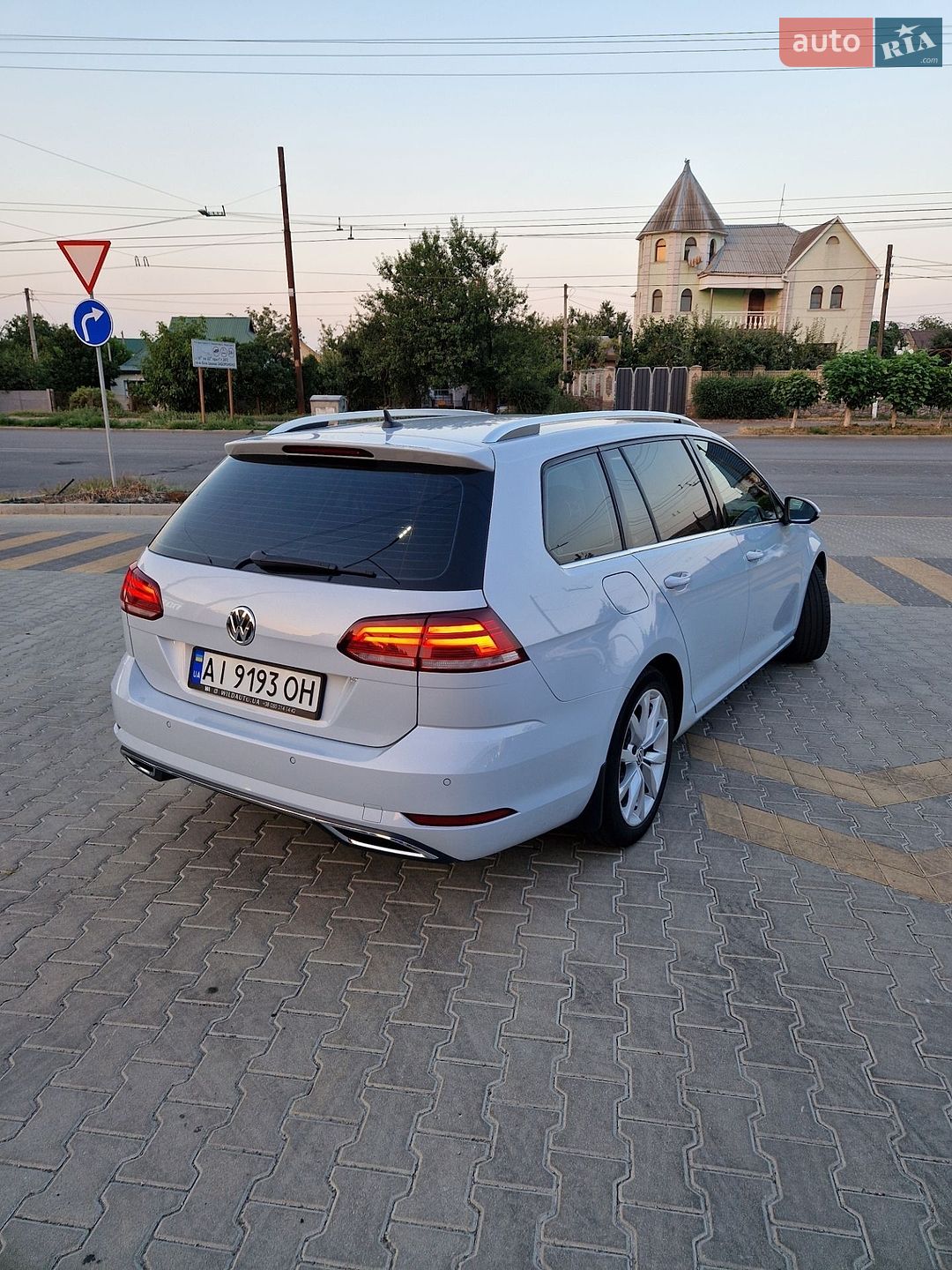 Volkswagen Golf 2017 VIN WVWZZZAUZJP519771 фото оголошення 7 з 37