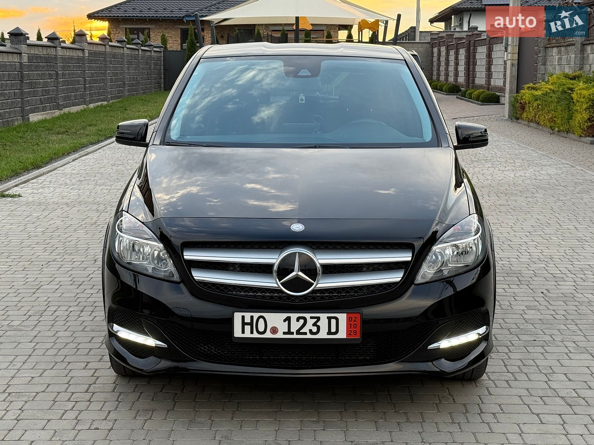 Mercedes-Benz B-Class 2015 VIN WDD2428901J007163 фото оголошення 4 з 83