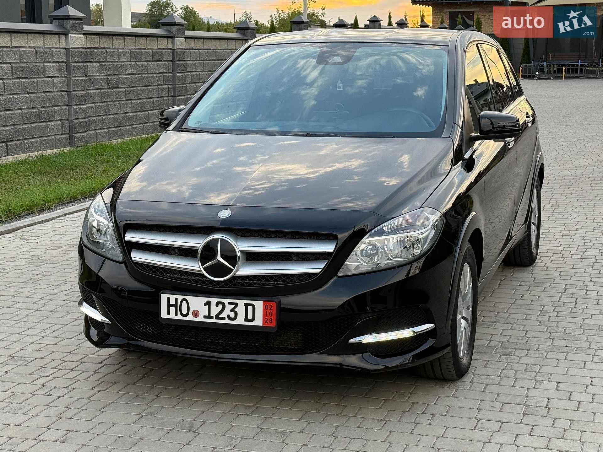 Mercedes-Benz B-Class 2015 VIN WDD2428901J007163 фото оголошення 3 з 83