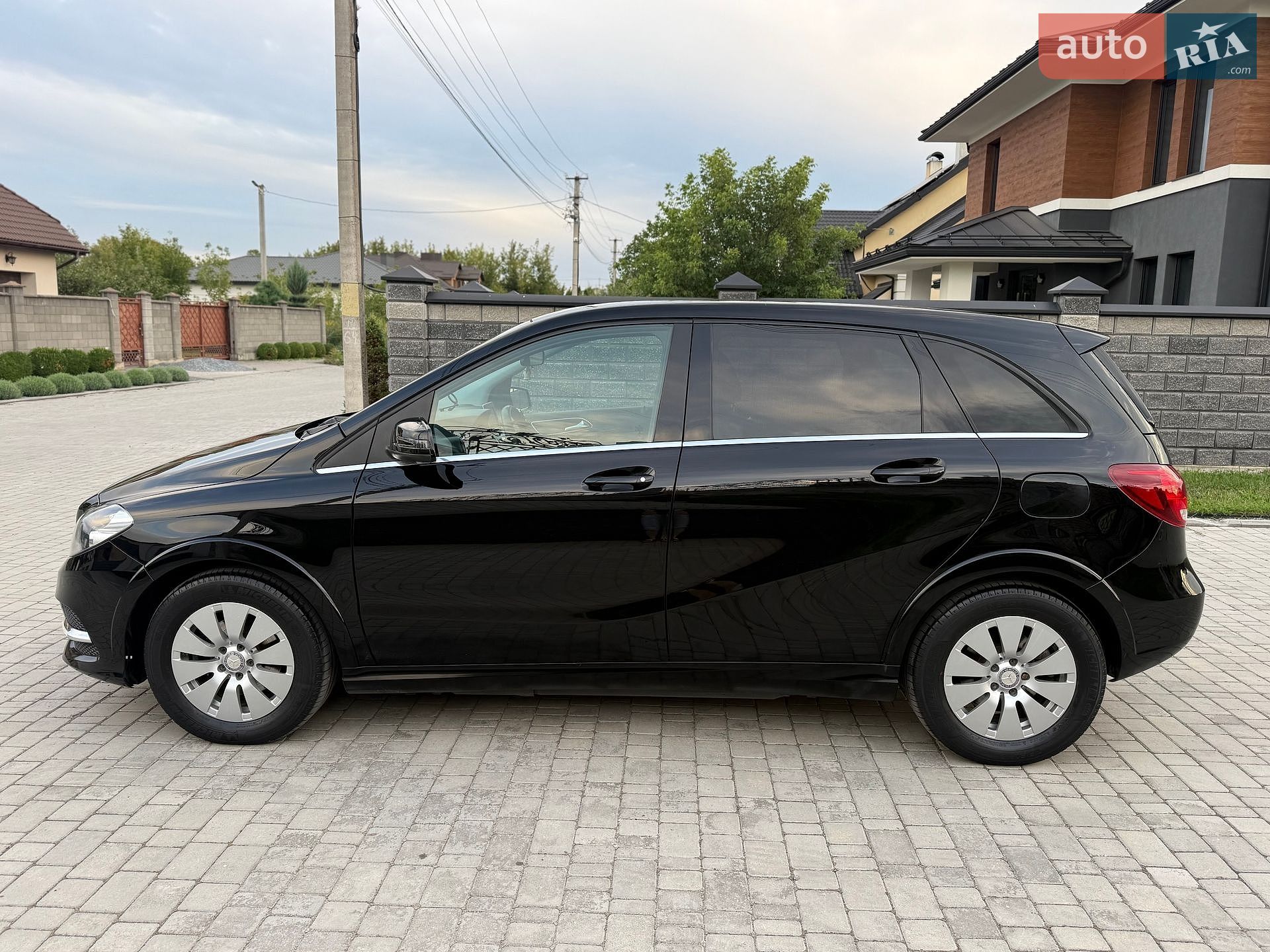Mercedes-Benz B-Class 2015 VIN WDD2428901J007163 фото оголошення 12 з 83