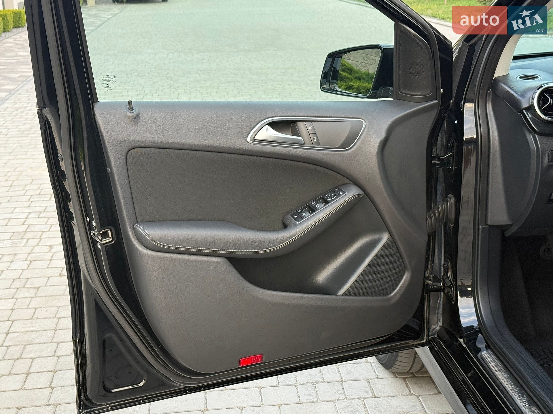 Mercedes-Benz B-Class 2015 VIN WDD2428901J007163 фото оголошення 27 з 83