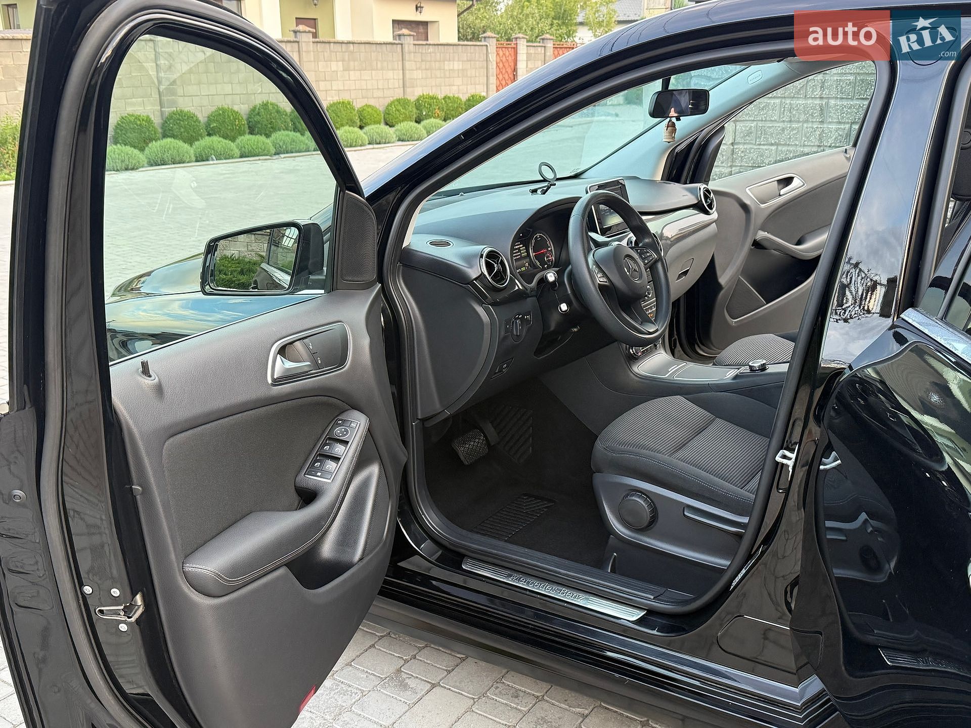 Mercedes-Benz B-Class 2015 VIN WDD2428901J007163 фото оголошення 26 з 83