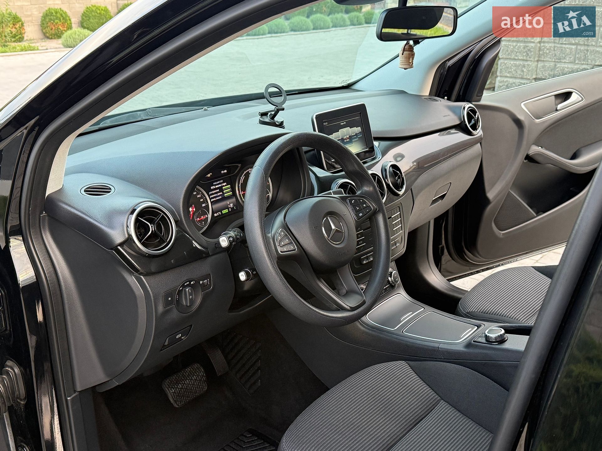 Mercedes-Benz B-Class 2015 VIN WDD2428901J007163 фото оголошення 33 з 83