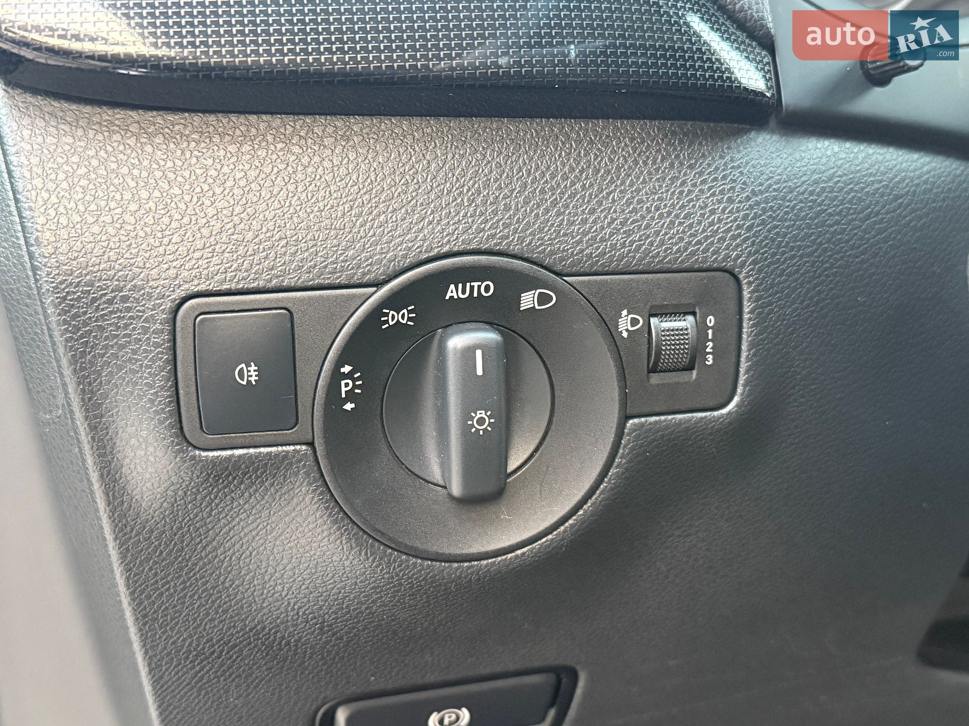 Mercedes-Benz B-Class 2015 VIN WDD2428901J007163 фото оголошення 40 з 83