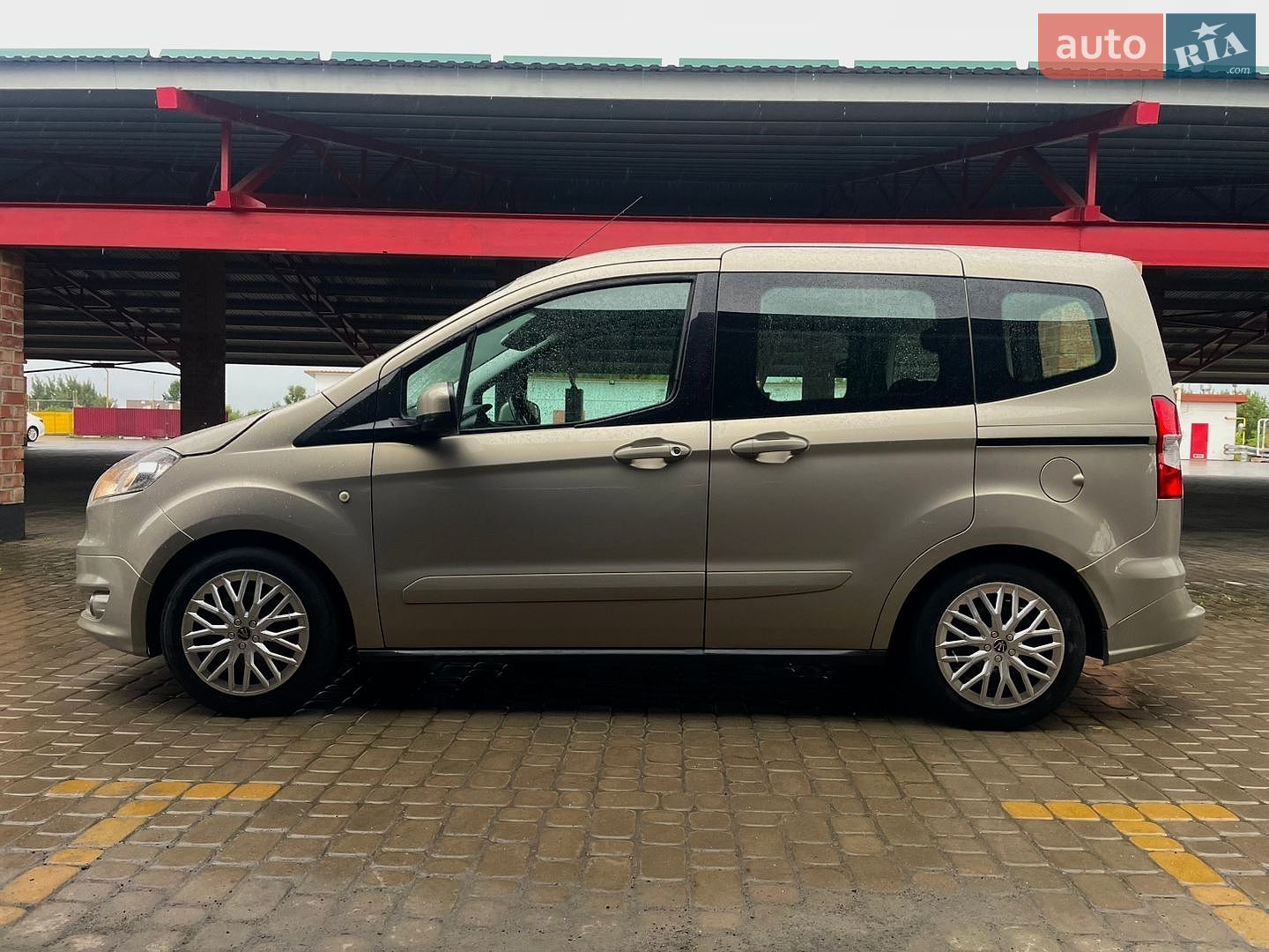 Ford Tourneo Courier 2015 VIN WF0LXXTACLFE59611 фото оголошення 5 з 40