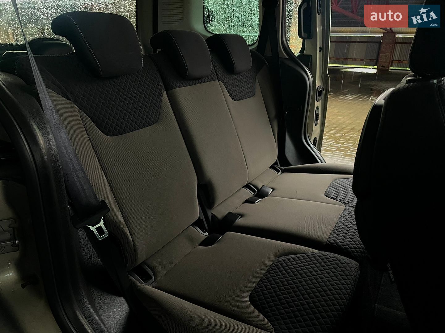 Ford Tourneo Courier 2015 VIN WF0LXXTACLFE59611 фото оголошення 28 з 40