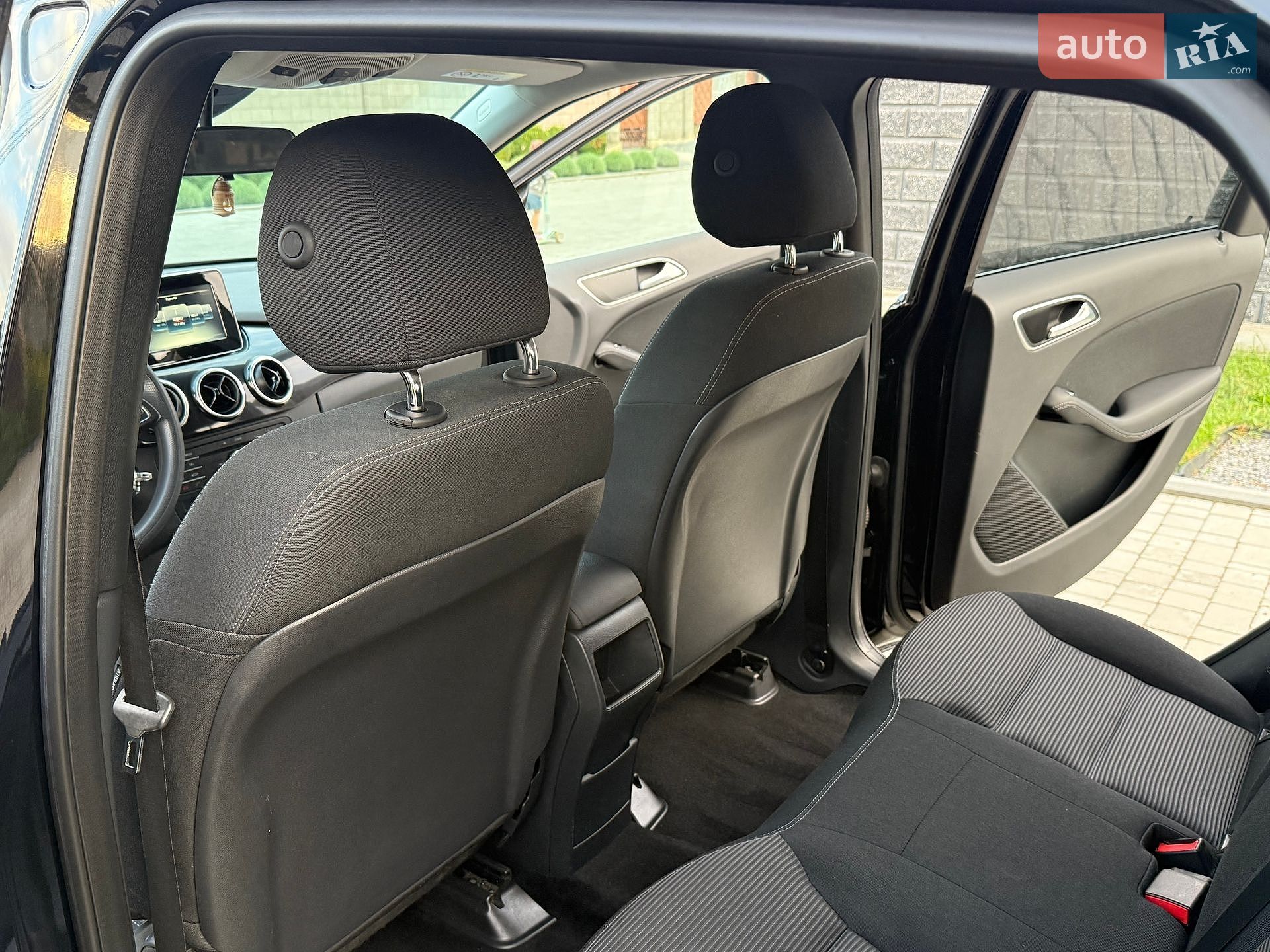 Mercedes-Benz B-Class 2015 VIN WDD2428901J007163 фото оголошення 51 з 83