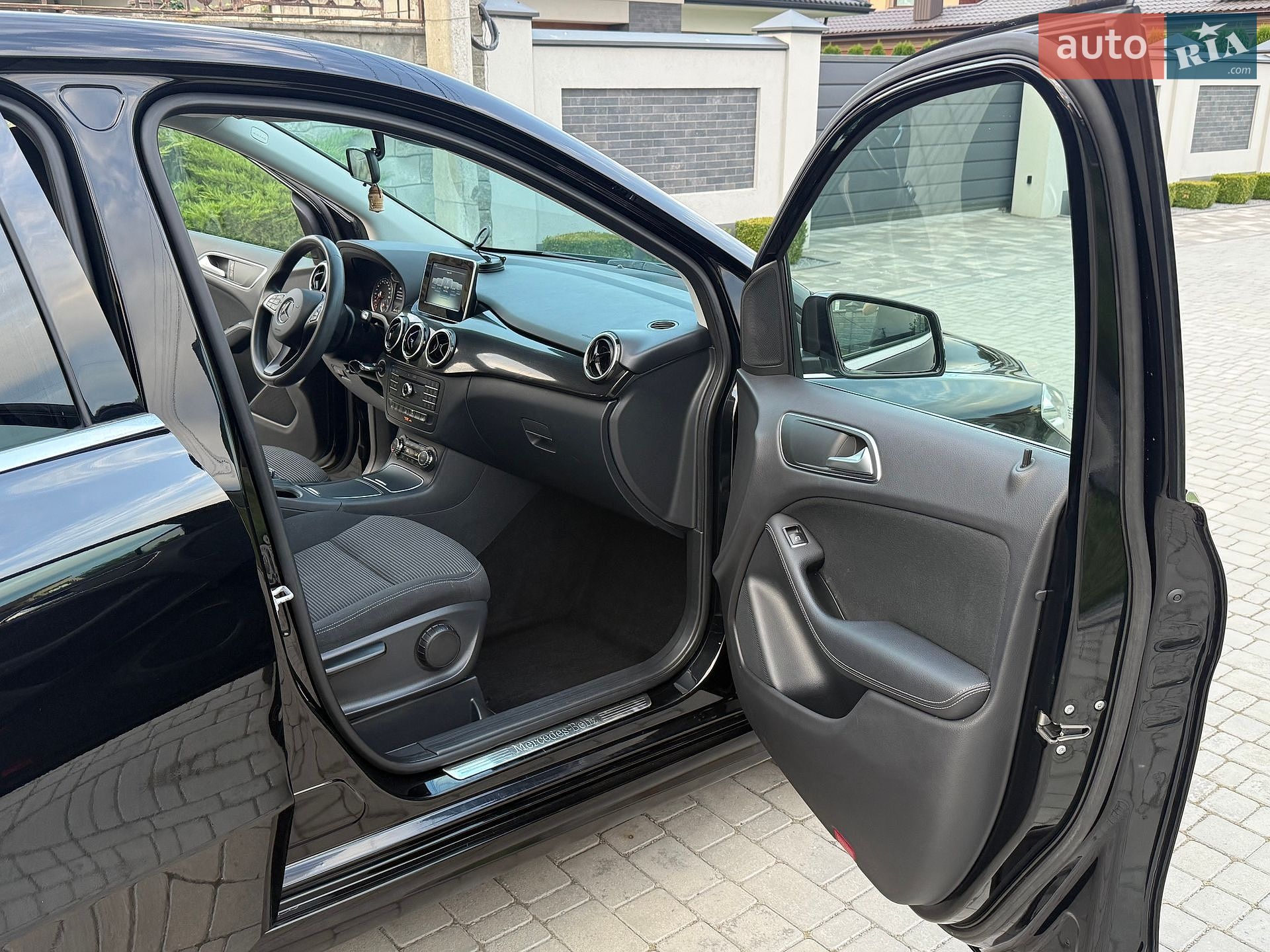 Mercedes-Benz B-Class 2015 VIN WDD2428901J007163 фото оголошення 53 з 83
