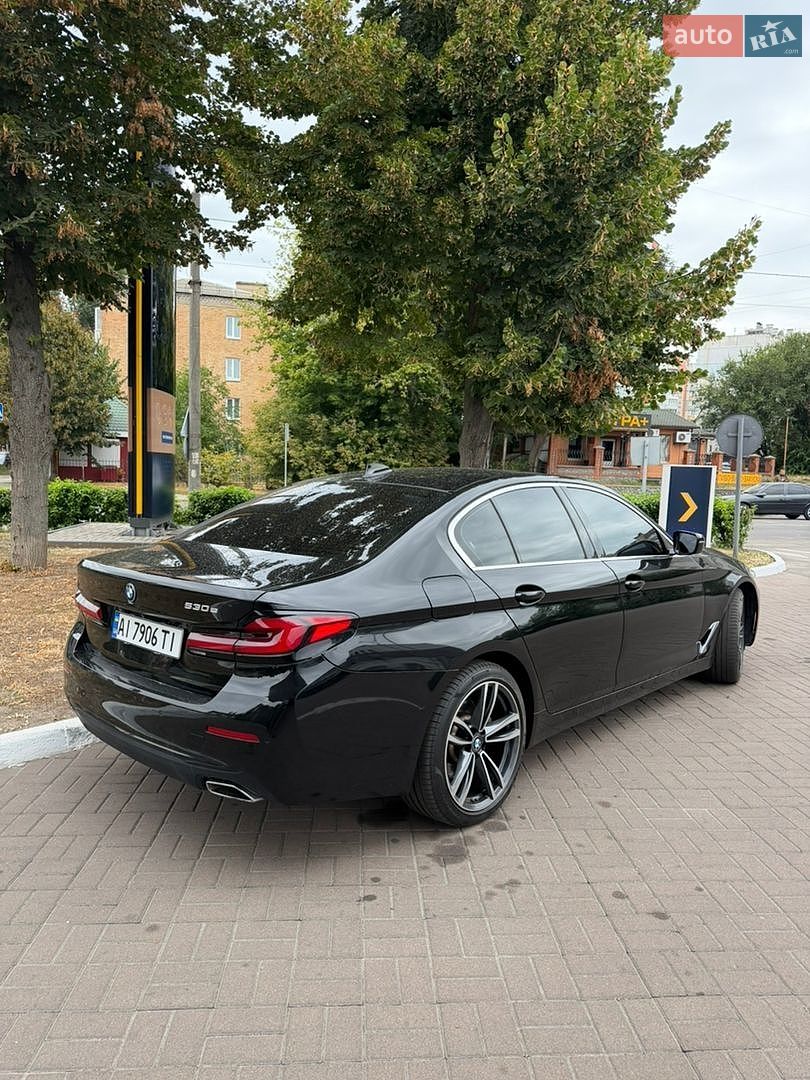 BMW 5 Series 2022 VIN WBA13AG07PCM22991 фото оголошення 2 з 10