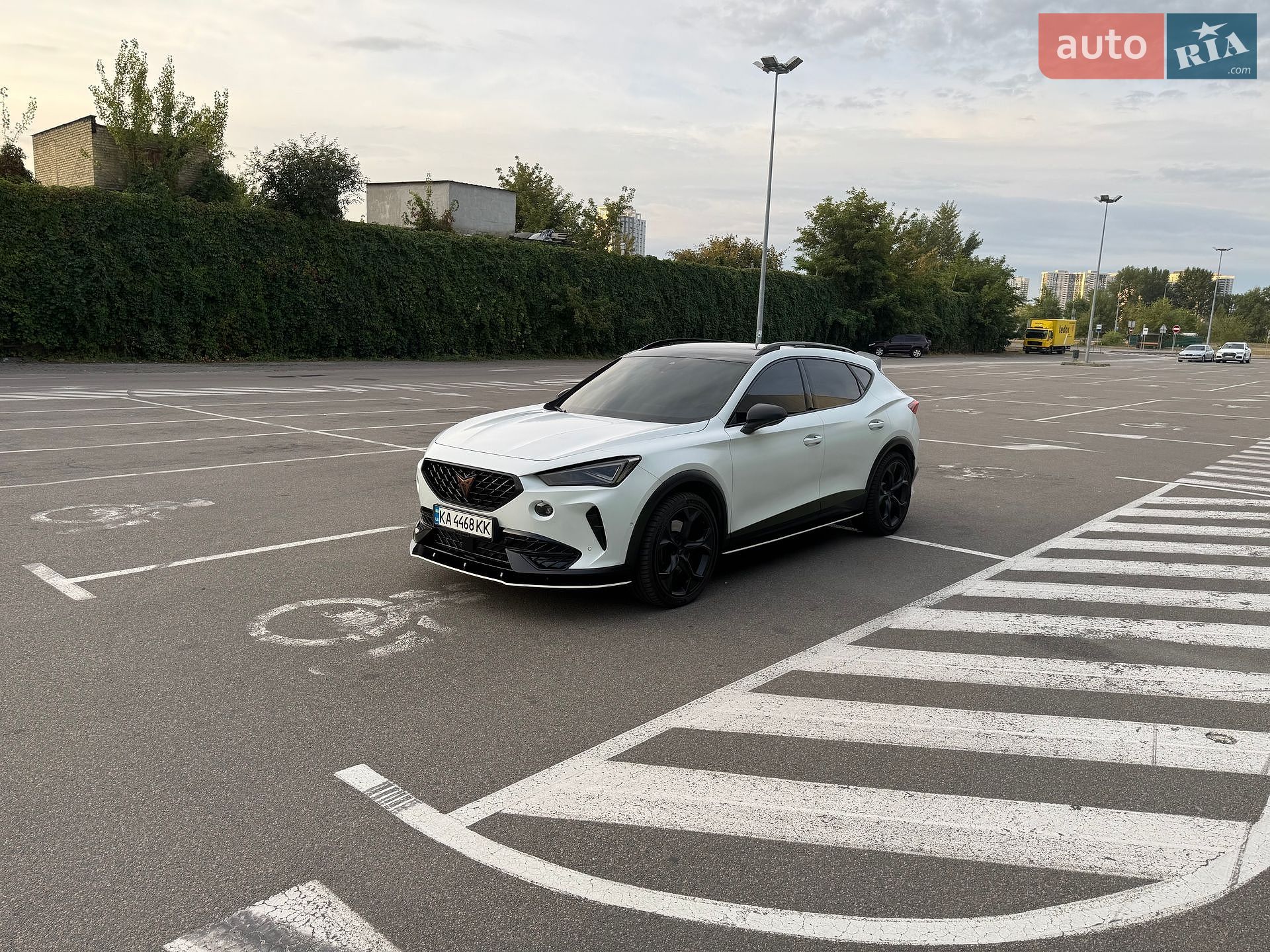 Cupra Formentor 2023 VIN VSSZZZKM4RR009101 фото оголошення 4 з 9