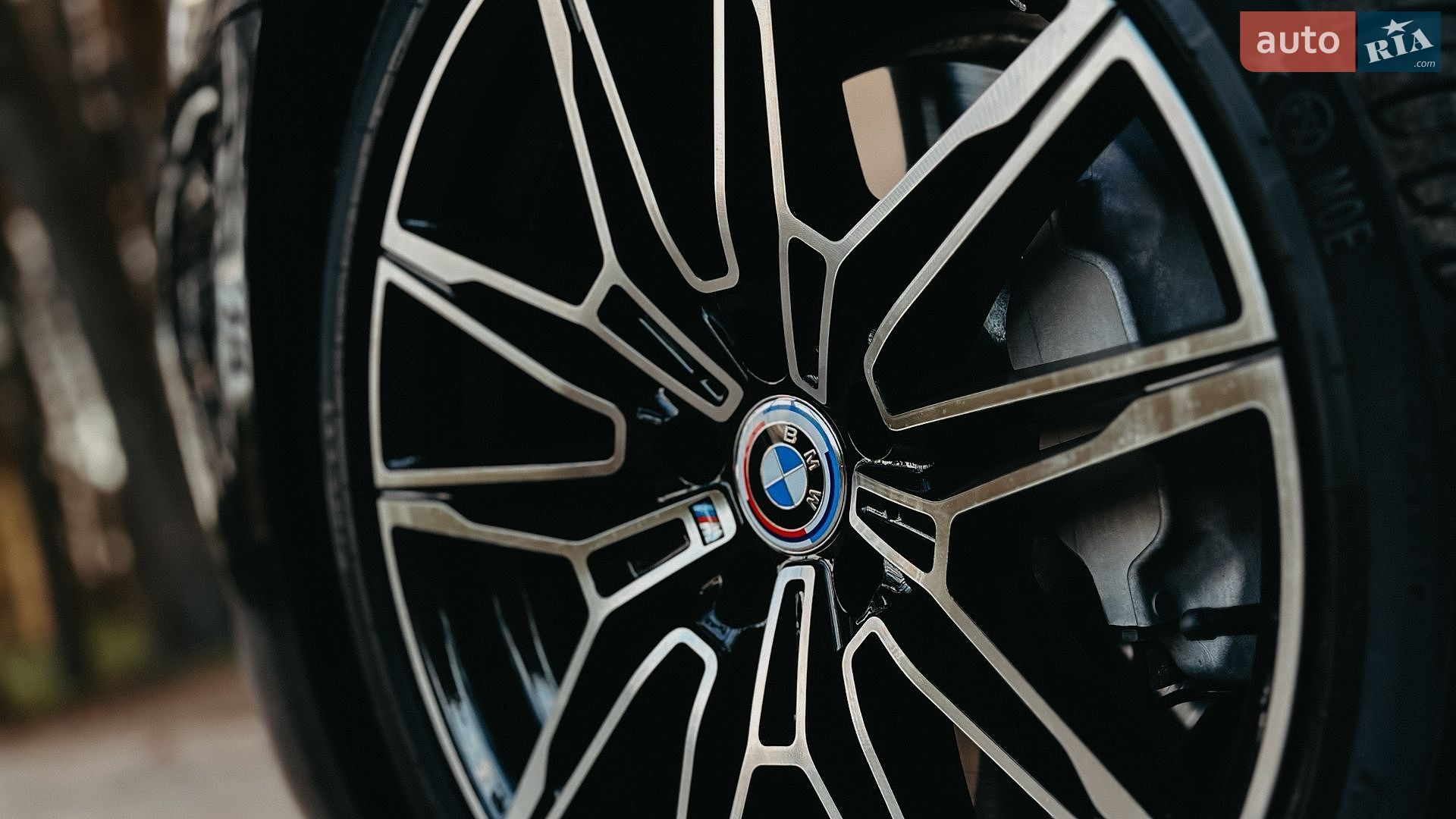 BMW 5 Series 2017 VIN WBAJE7C32HG889162 фото оголошення 12 з 21