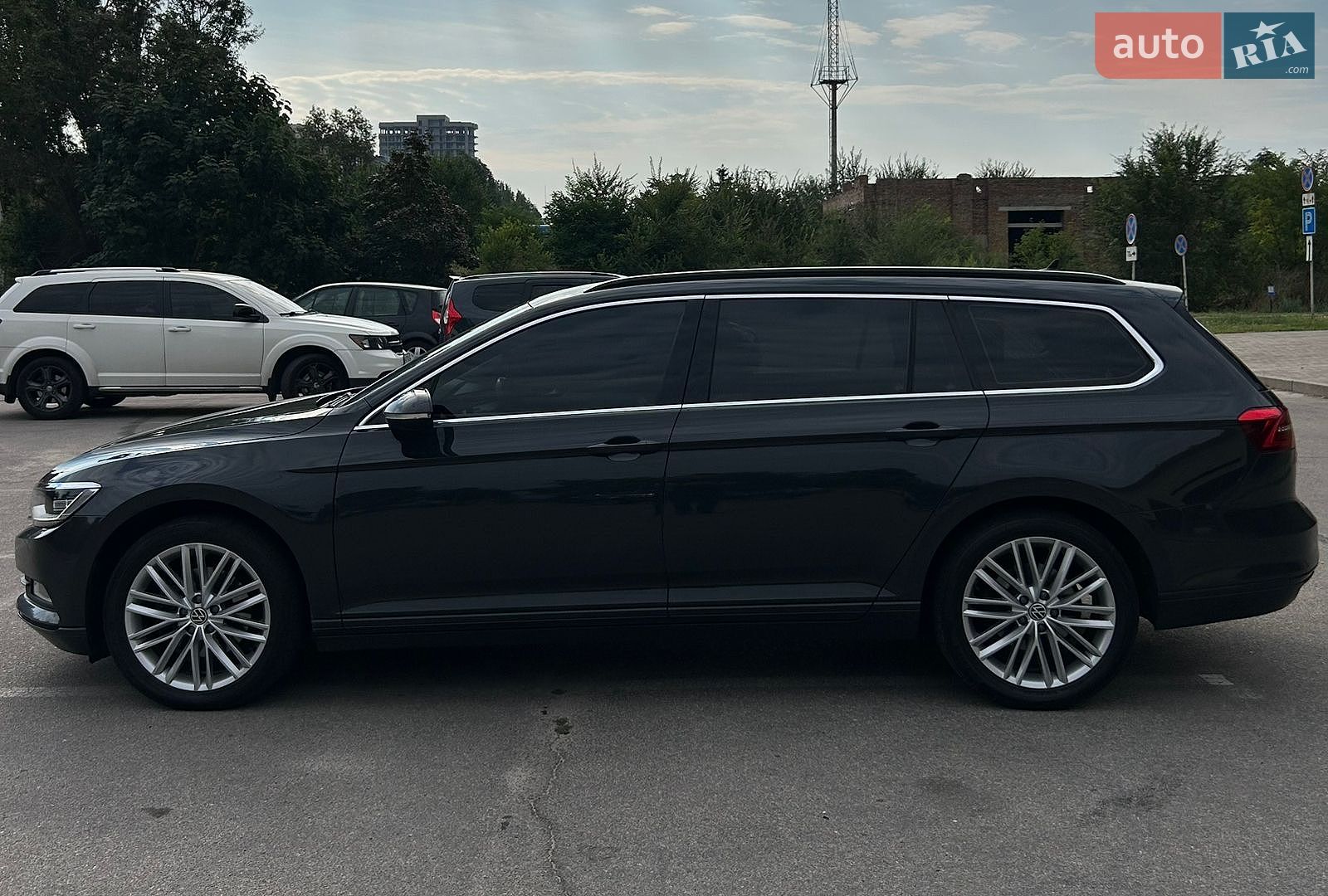 Volkswagen Passat 2017 VIN WVWZZZ3CZJP000826 фото оголошення 3 з 37