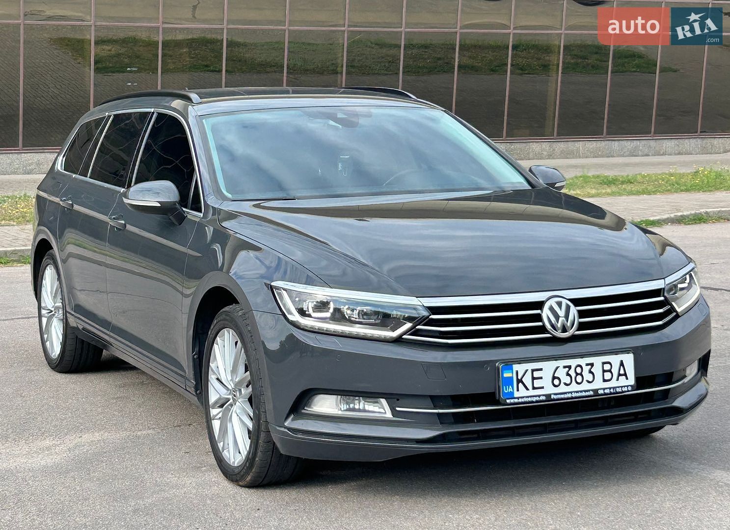 Volkswagen Passat 2017 VIN WVWZZZ3CZJP000826 фото оголошення 8 з 37
