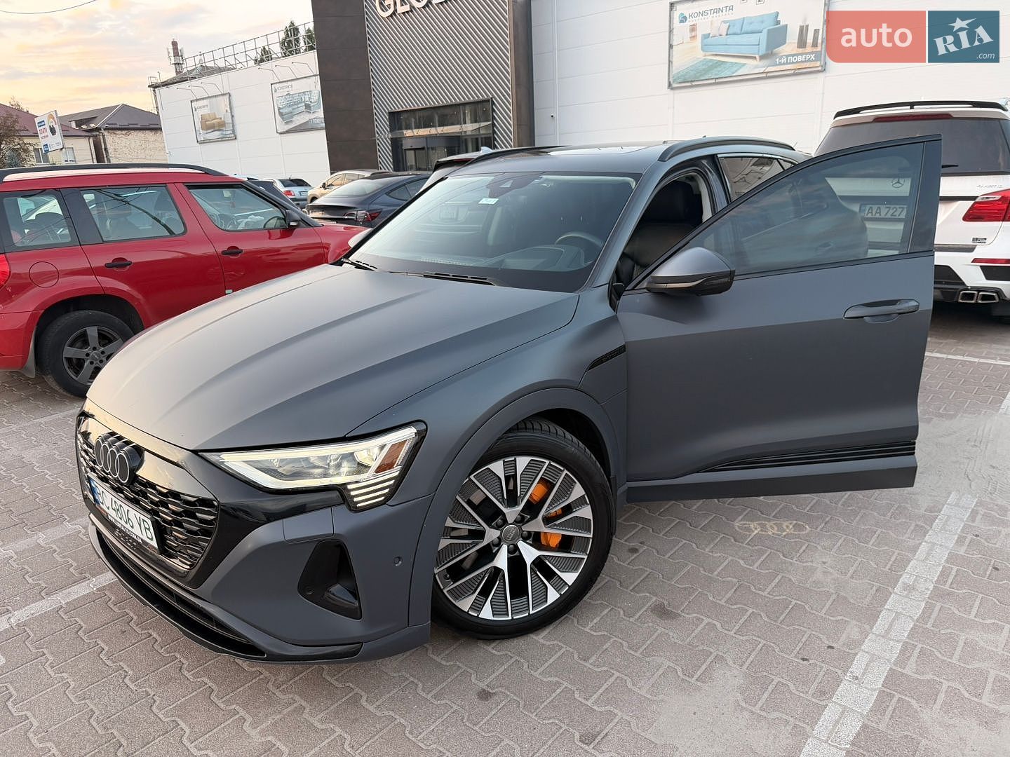 Audi Q8 e-tron 2023 VIN WA15AAGE4RB020628 фото оголошення 5 з 20
