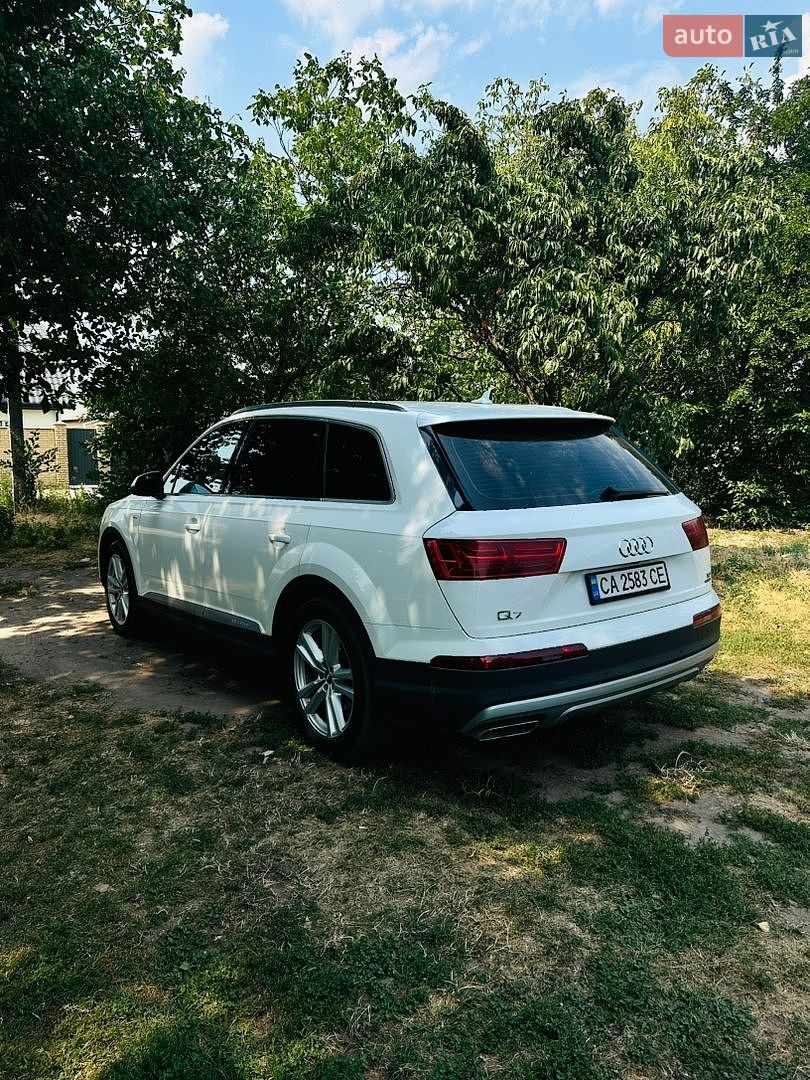 Audi Q7 2018 VIN WAUZZZ4M6JD033350 фото оголошення 4 з 11