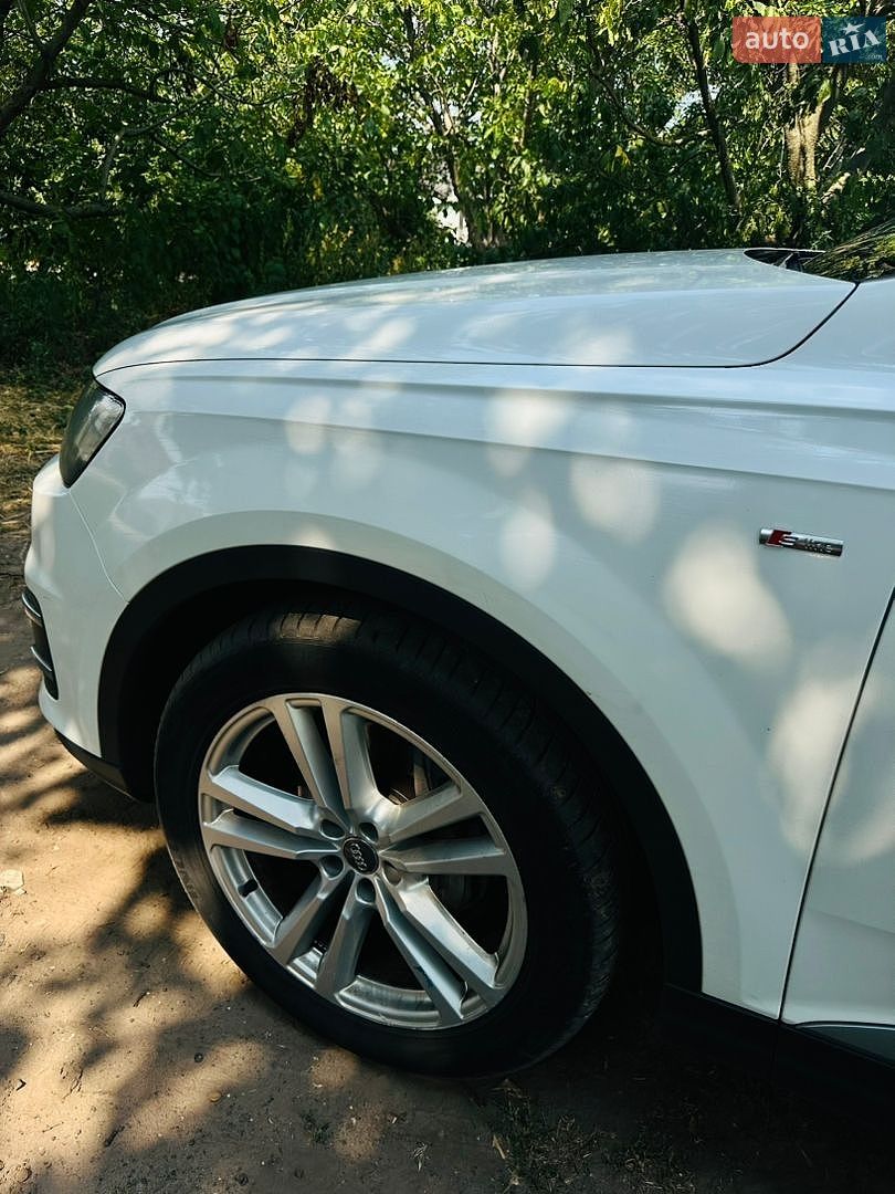 Audi Q7 2018 VIN WAUZZZ4M6JD033350 фото оголошення 5 з 11