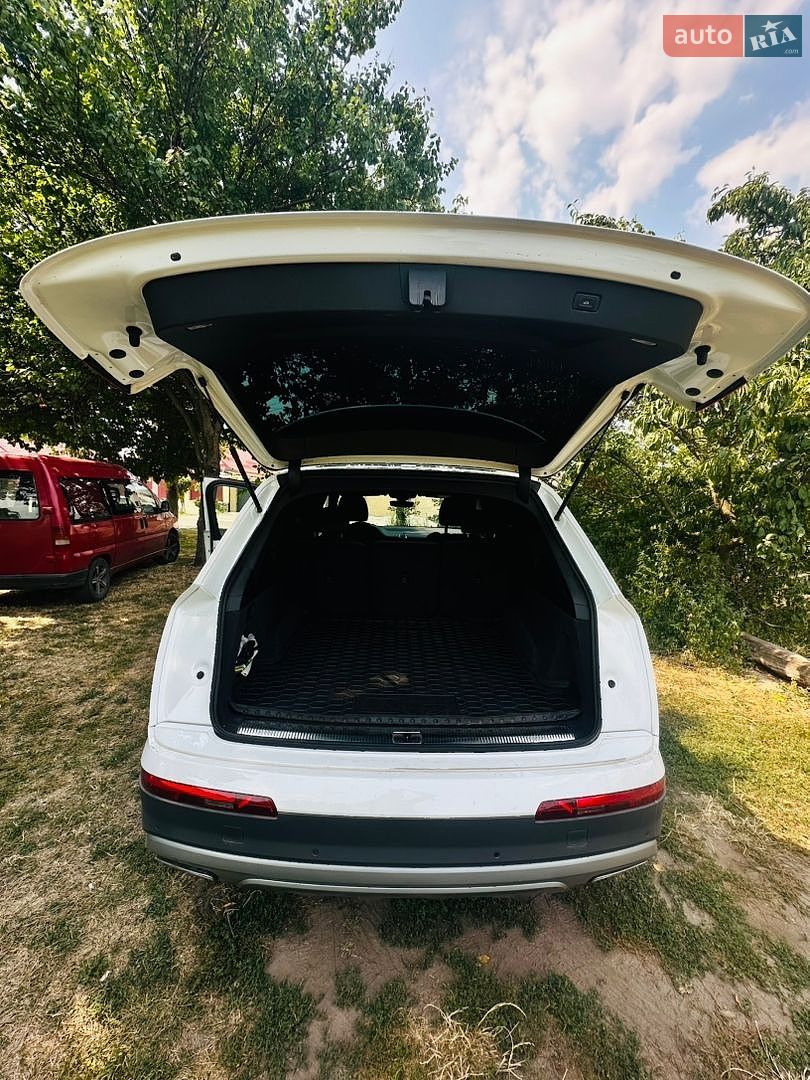 Audi Q7 2018 VIN WAUZZZ4M6JD033350 фото оголошення 11 з 11