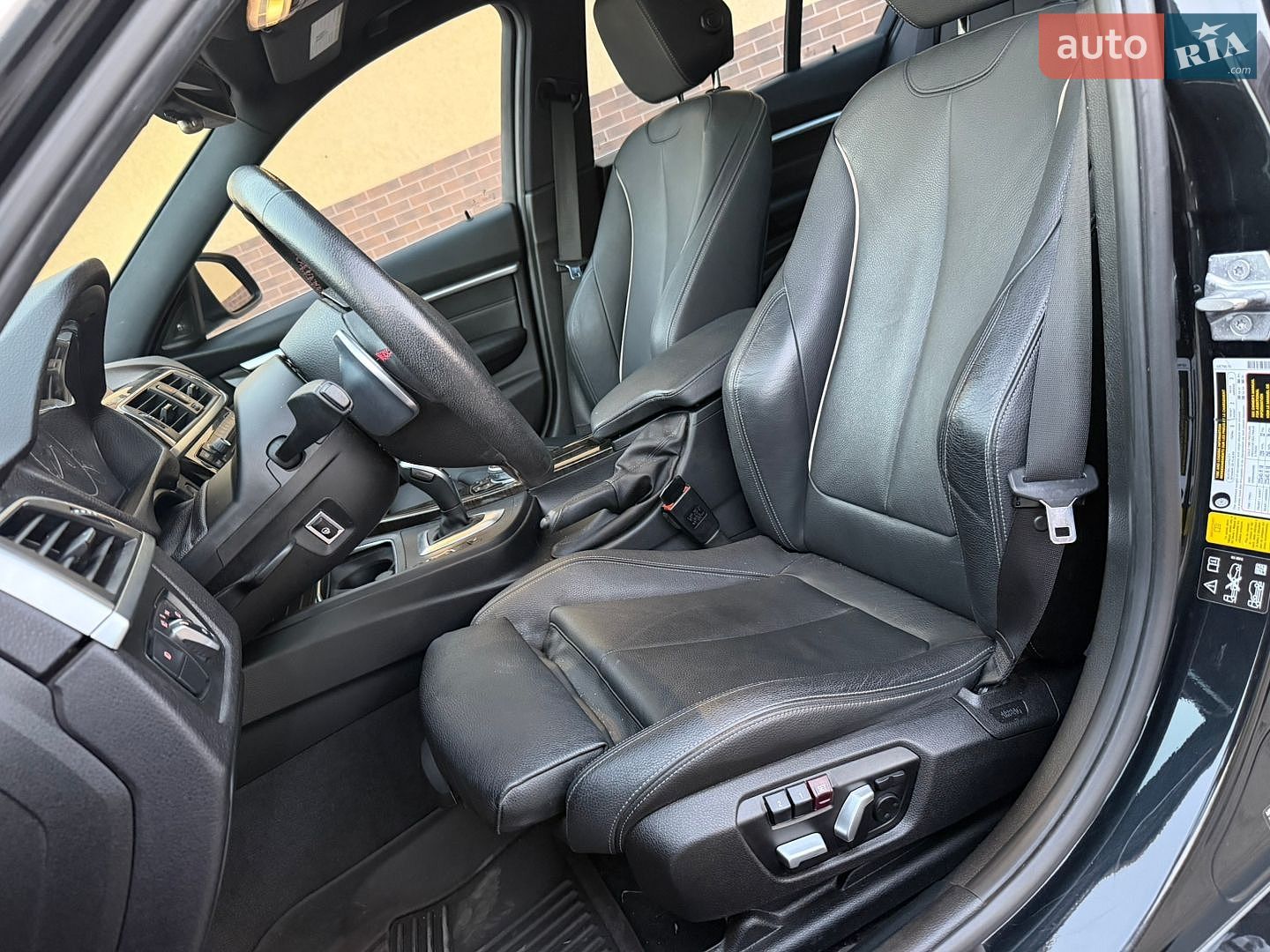 BMW 3 Series 2016 VIN WBA8F1C55HK439352 фото оголошення 11 з 22