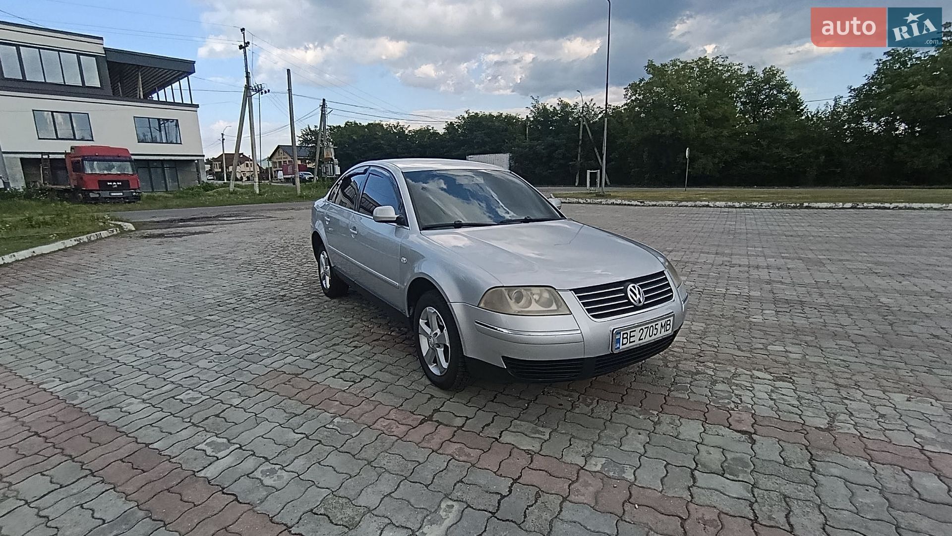 Volkswagen Passat 2002 VIN WVWZZZ3BZ3P252598 фото оголошення 2 з 12