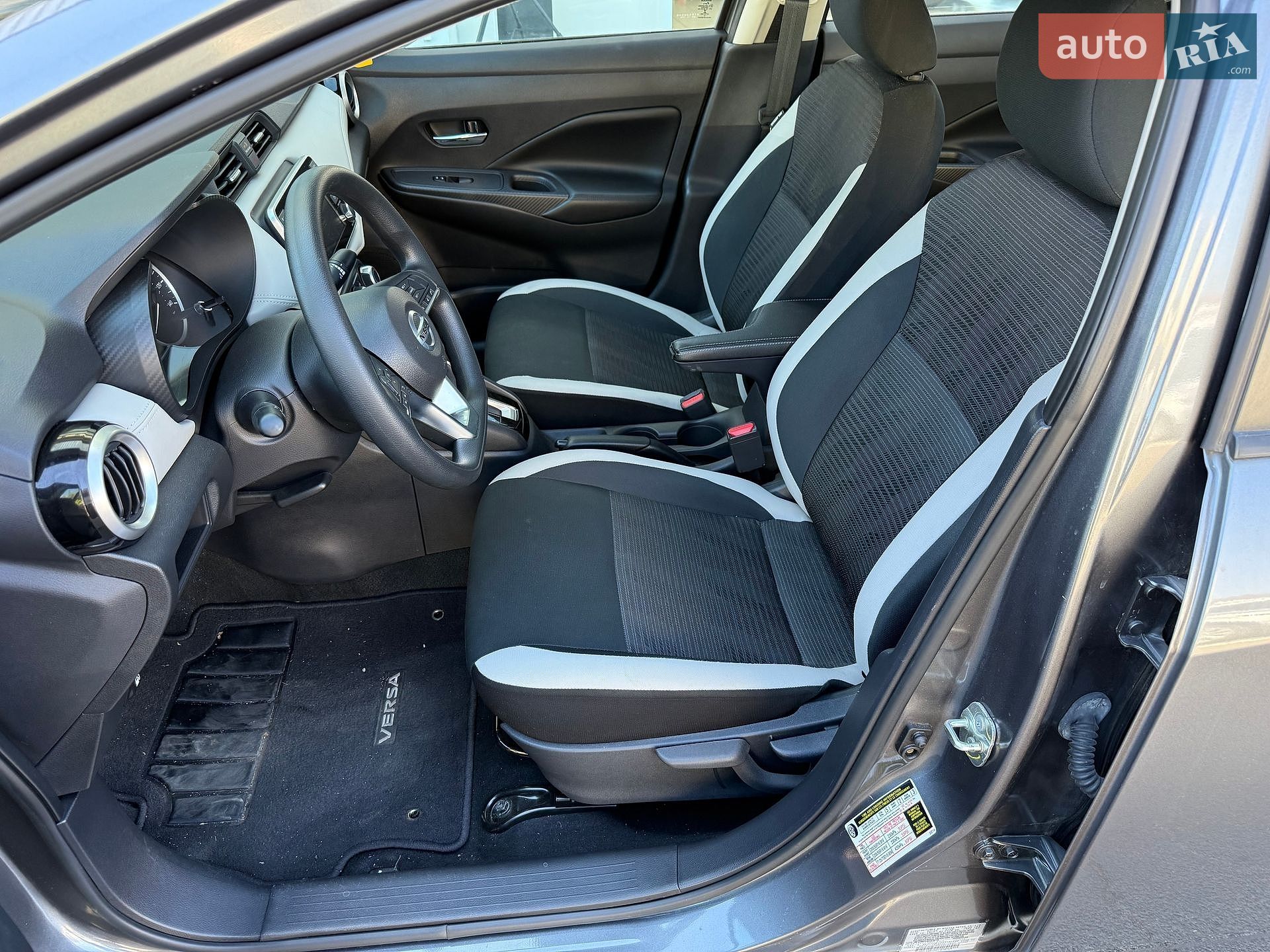 Nissan Versa 2020 VIN 3N1CN8EV4LL878719 фото оголошення 11 з 39