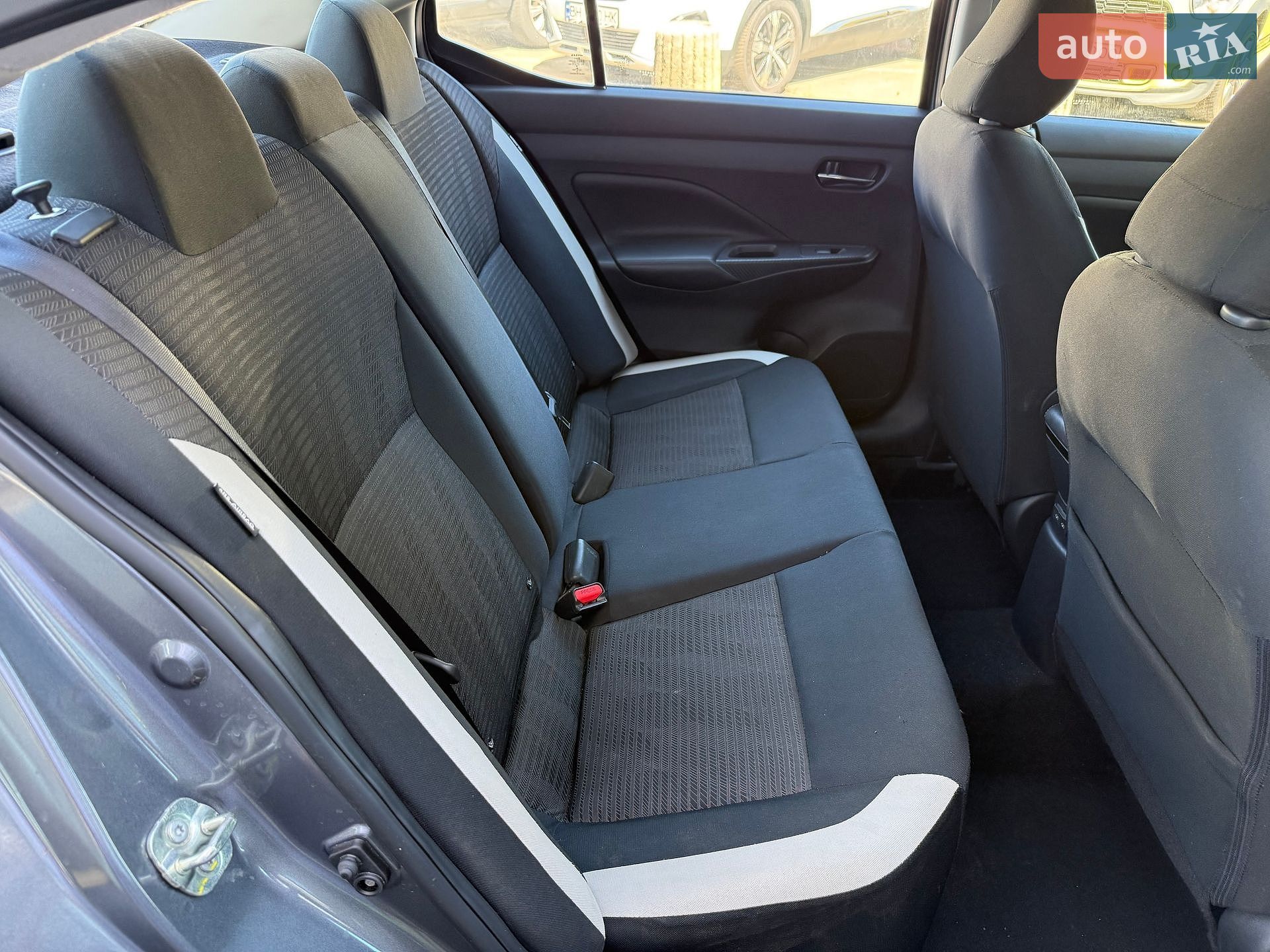 Nissan Versa 2020 VIN 3N1CN8EV4LL878719 фото оголошення 19 з 39