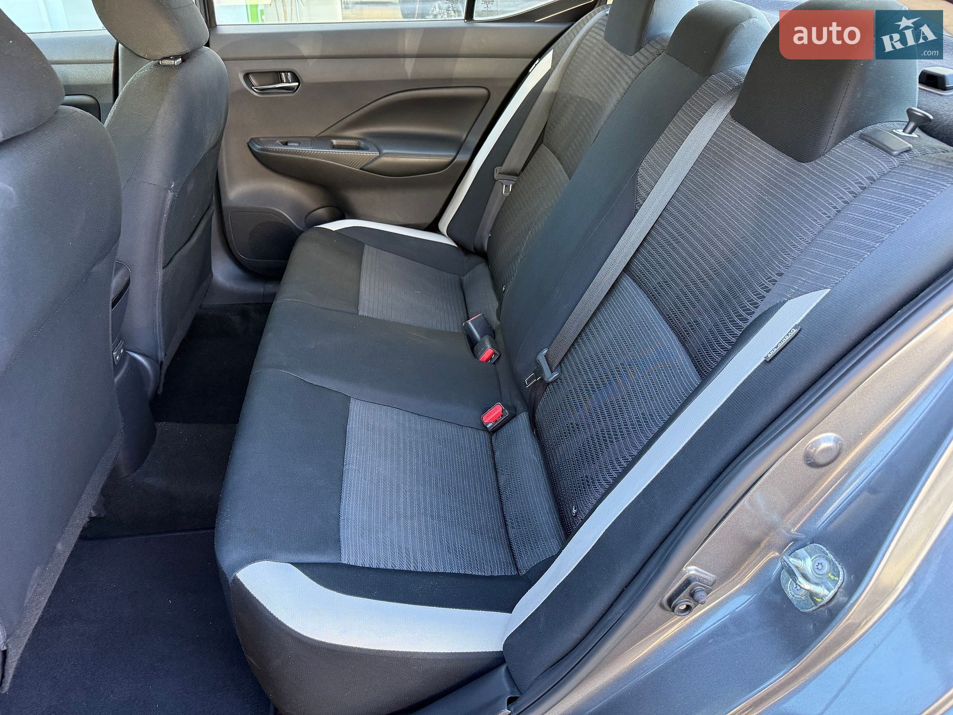 Nissan Versa 2020 VIN 3N1CN8EV4LL878719 фото оголошення 16 з 39