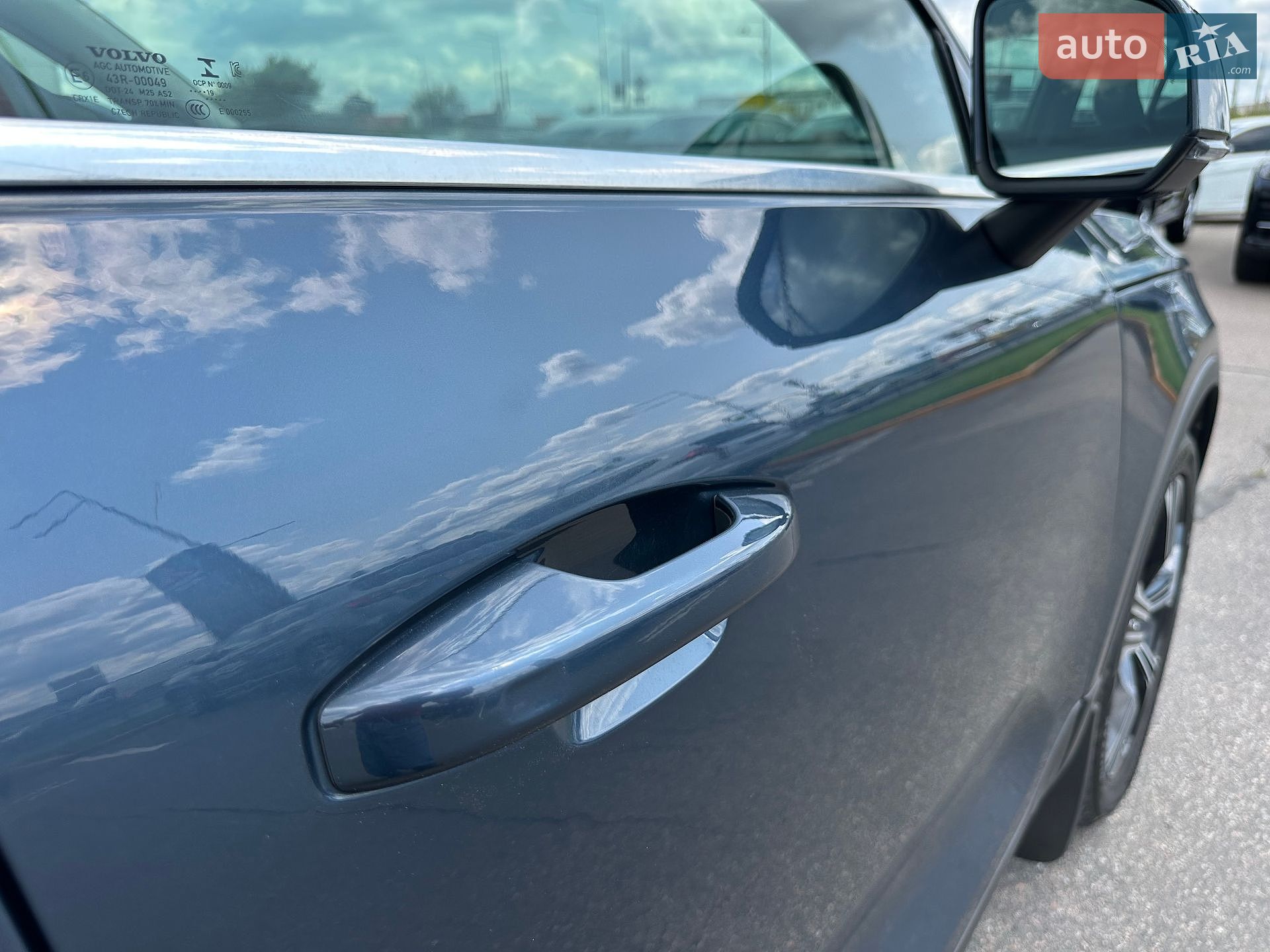 Volvo XC40 2019 VIN YV1XZ72BCK2147218 фото оголошення 17 з 33