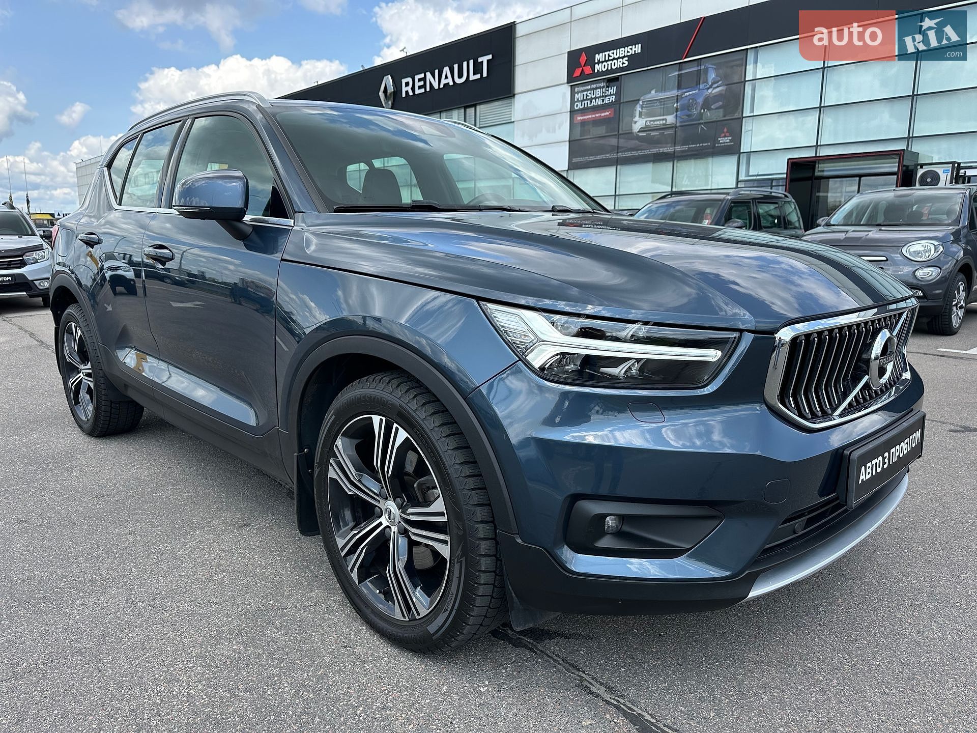 Volvo XC40 2019 VIN YV1XZ72BCK2147218 фото оголошення 2 з 33