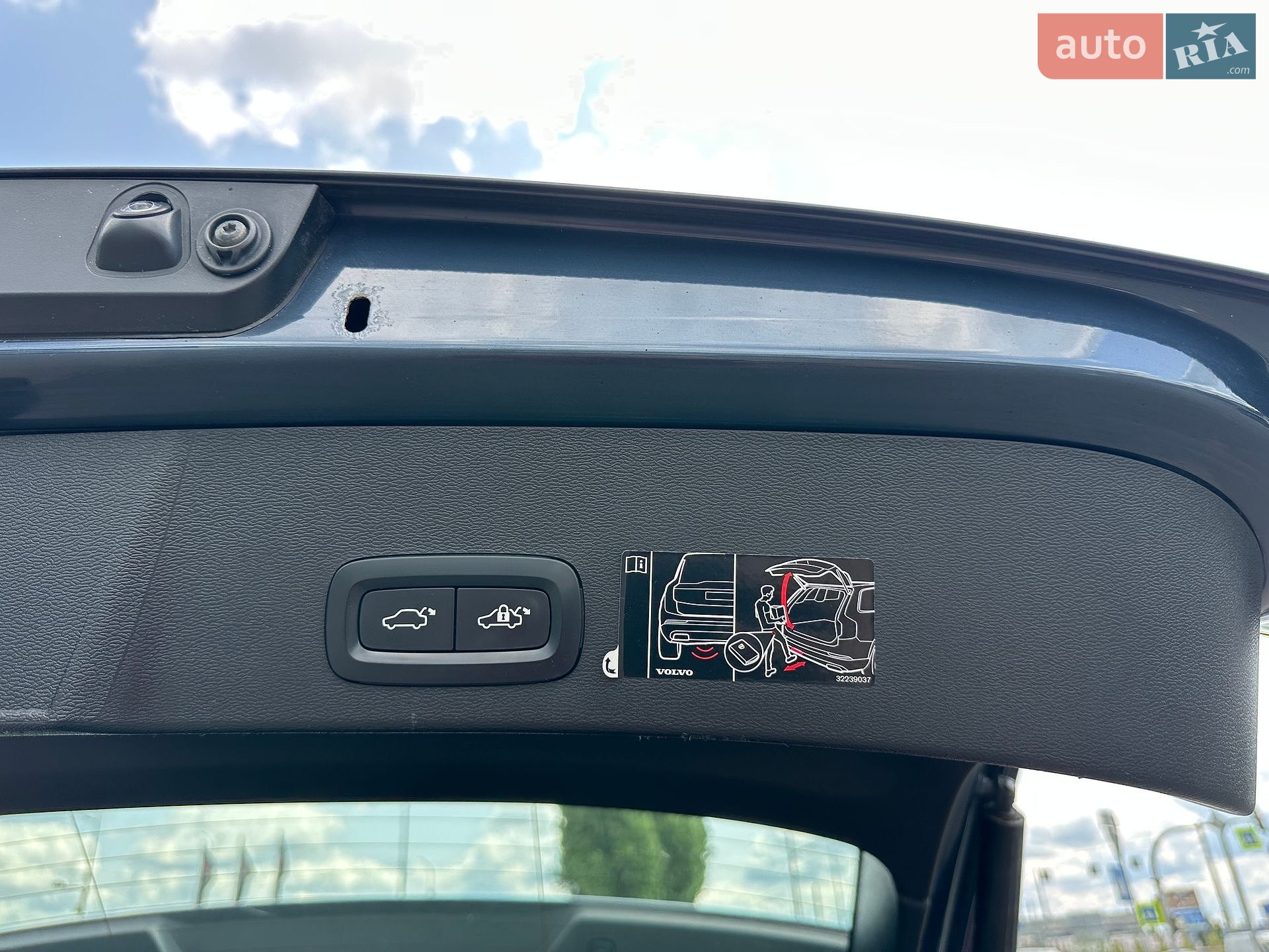 Volvo XC40 2019 VIN YV1XZ72BCK2147218 фото оголошення 11 з 33