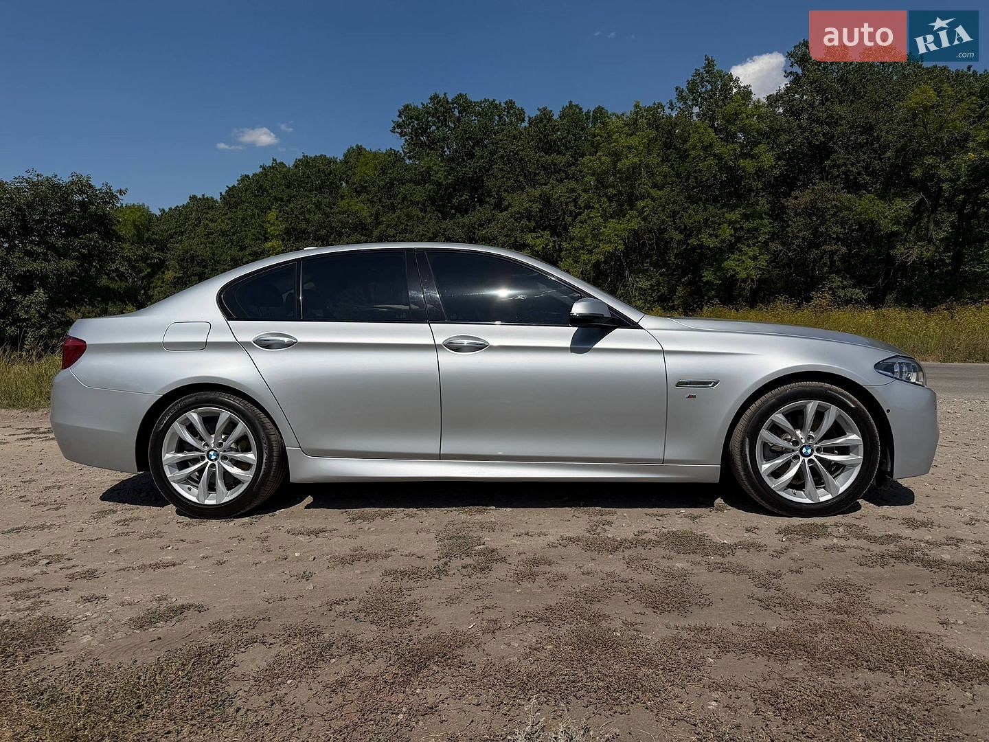 BMW 5 Series 2015 VIN WBA5E5105GG071390 фото оголошення 2 з 16