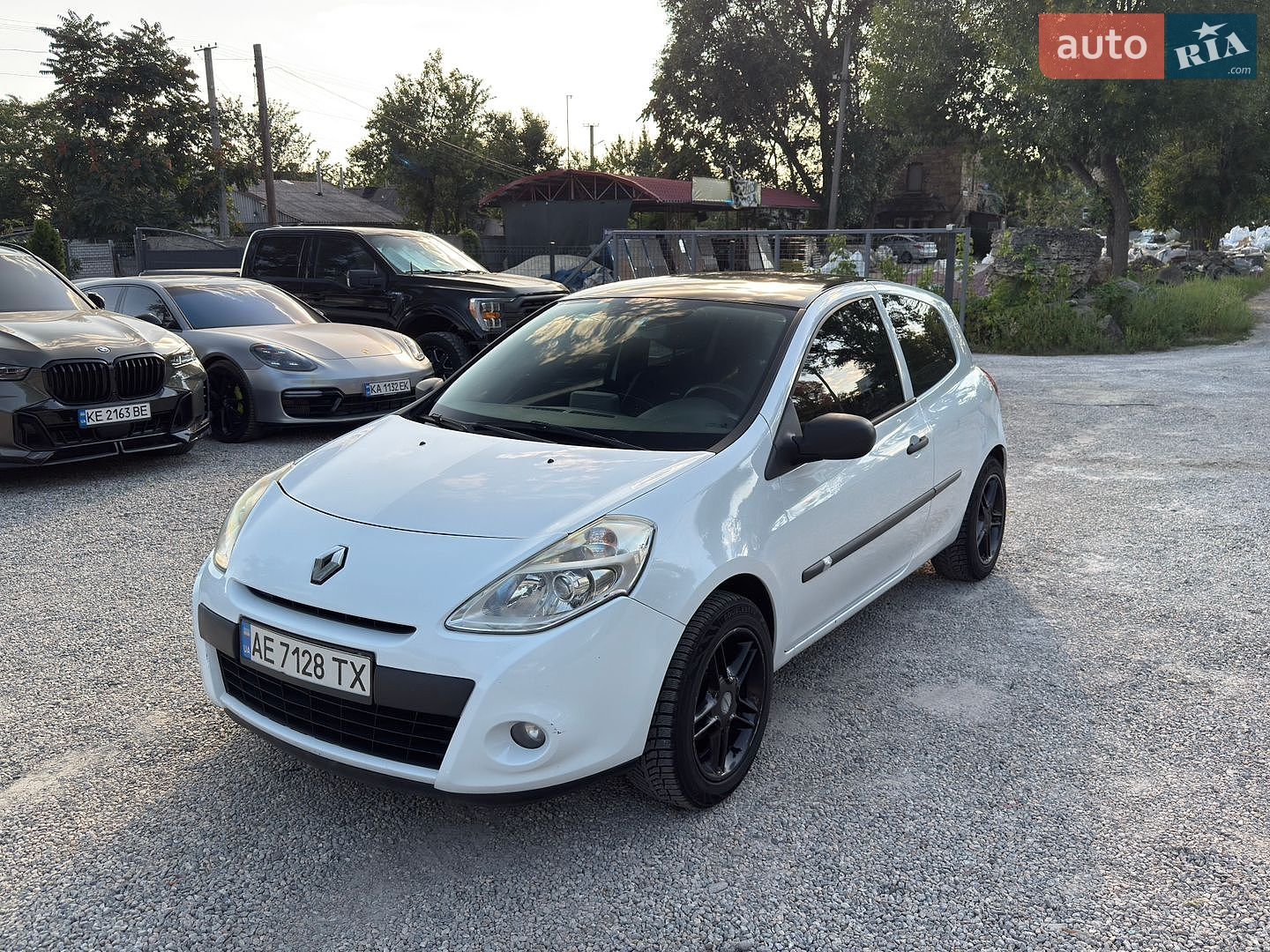 Renault Clio 2011 VIN VF1CR2V0H45939220 фото оголошення 2 з 17