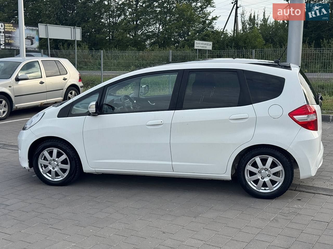 Honda Jazz 2014 VIN LUCGG3850E3201817 фото оголошення 4 з 49