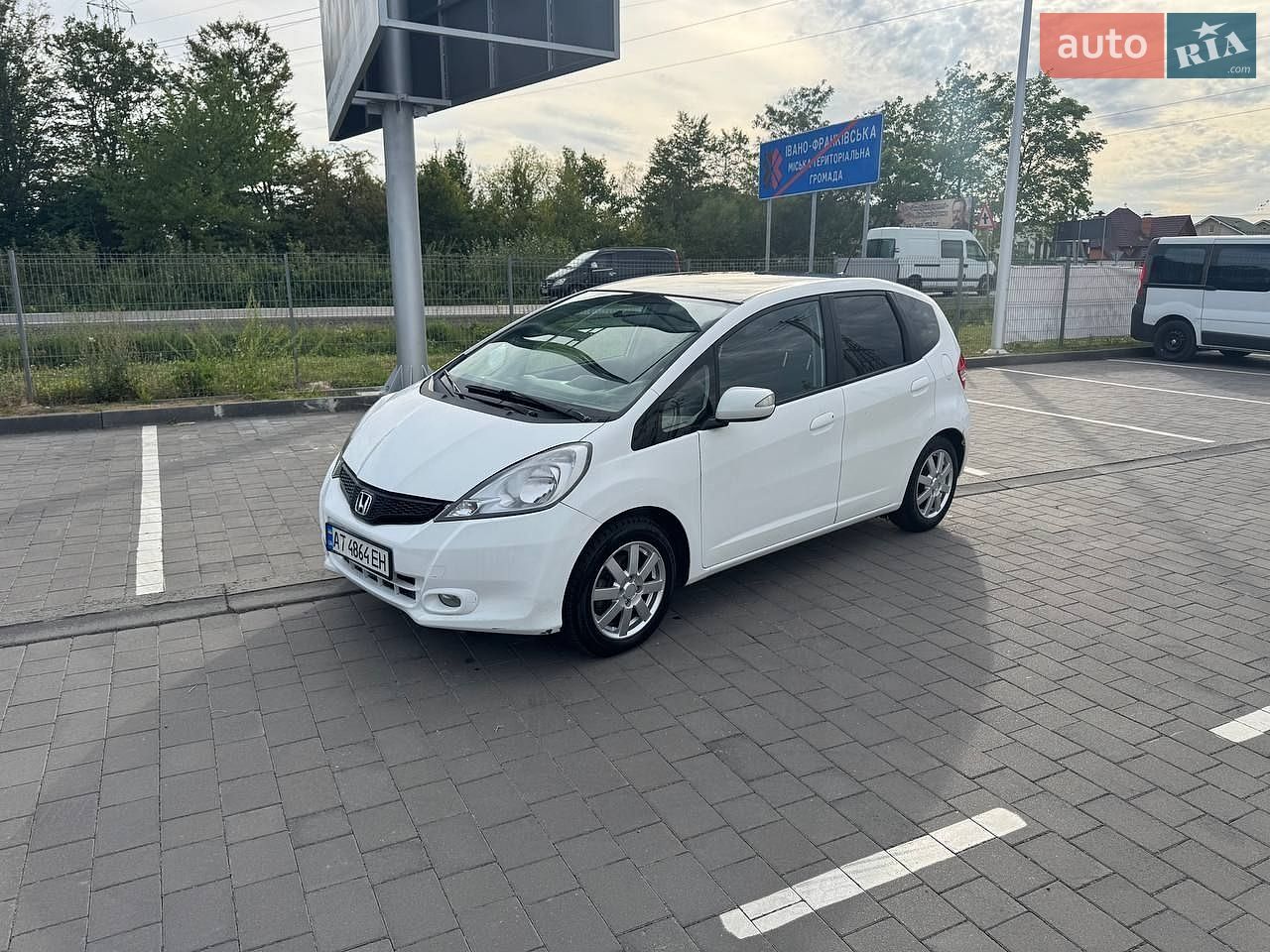 Honda Jazz 2014 VIN LUCGG3850E3201817 фото оголошення 16 з 49