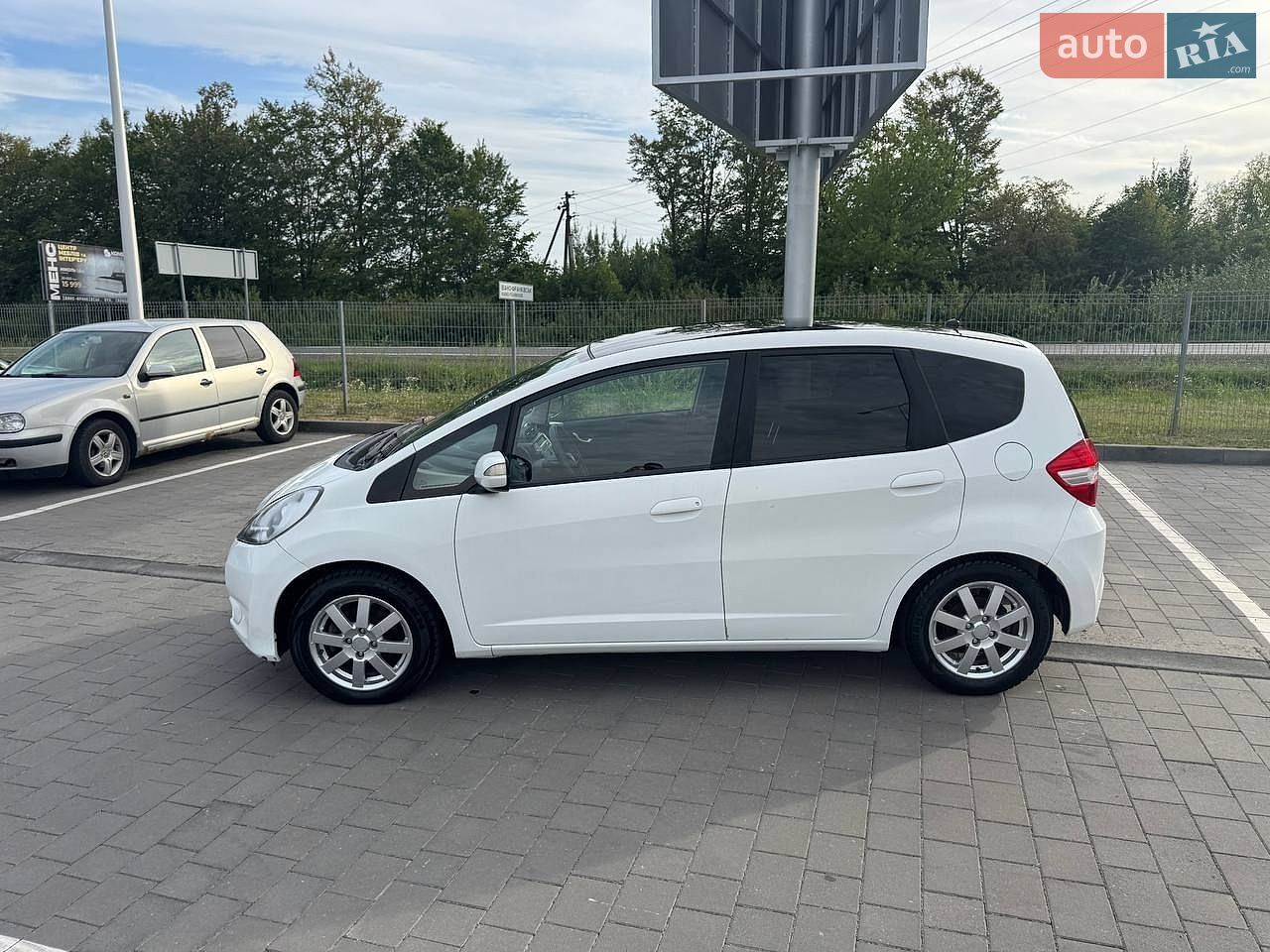 Honda Jazz 2014 VIN LUCGG3850E3201817 фото оголошення 18 з 49