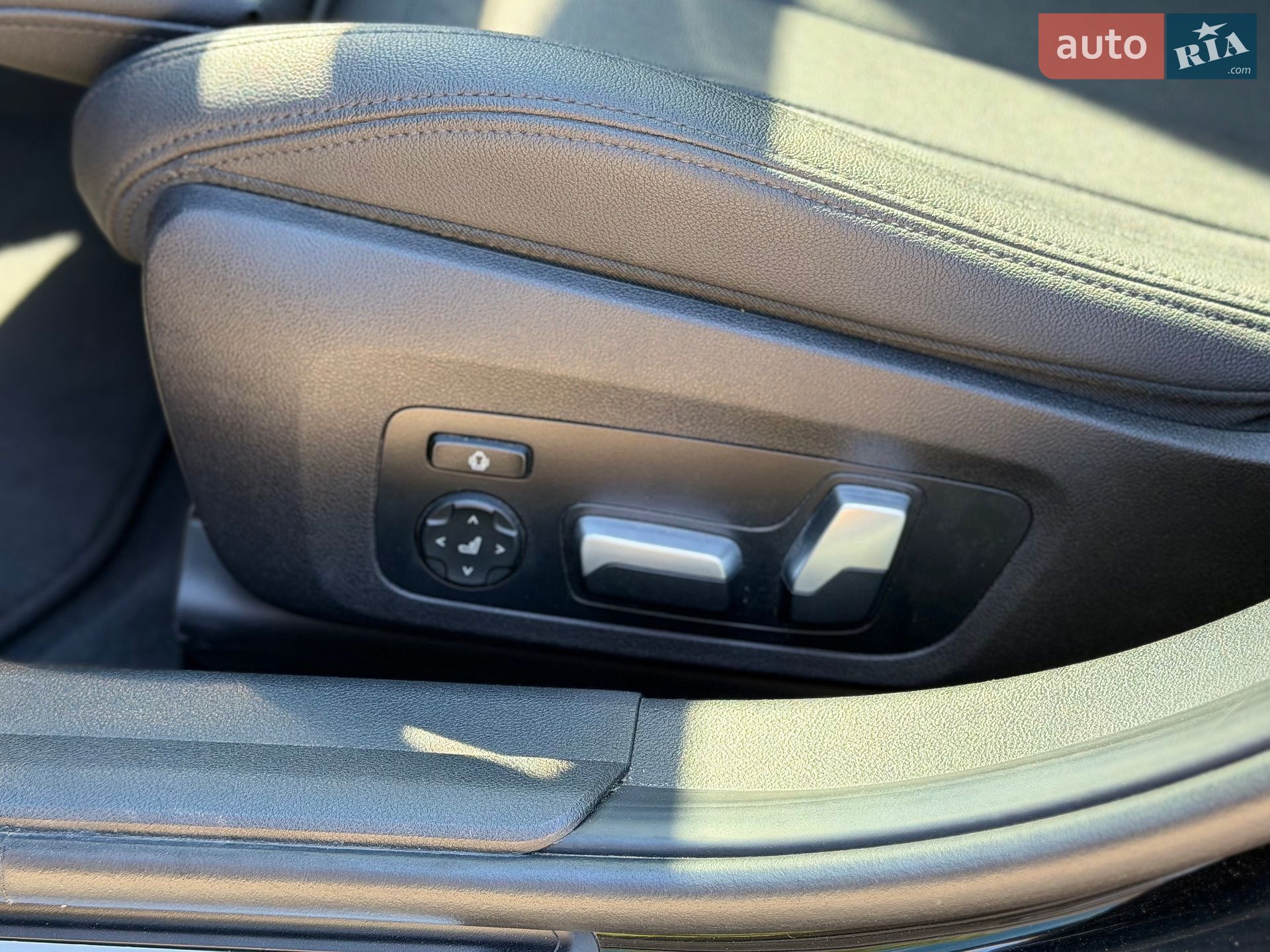 BMW 3 Series 2021 VIN 3MW5R1J07M8B94308 фото оголошення 11 з 23