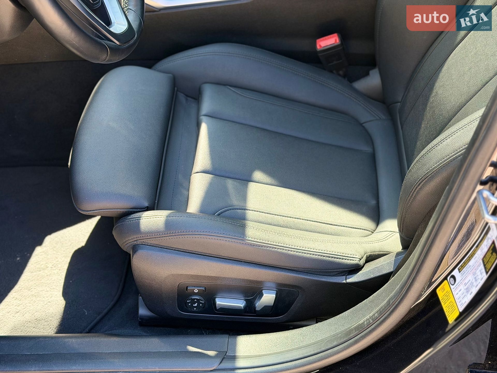 BMW 3 Series 2021 VIN 3MW5R1J07M8B94308 фото оголошення 12 з 23