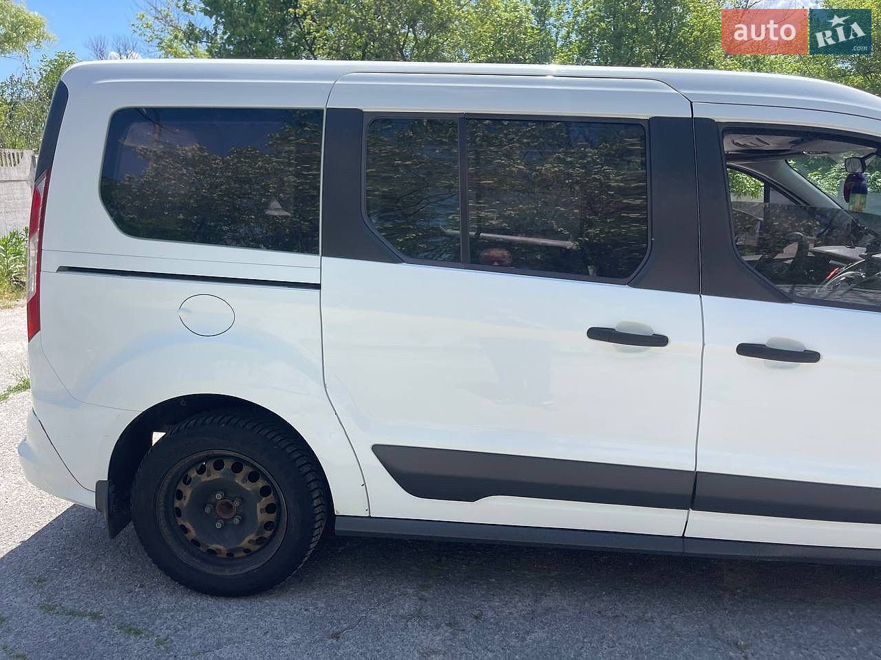 Ford Tourneo Connect 2016 VIN WF0UXXWPGUGE23767 фото оголошення 4 з 24