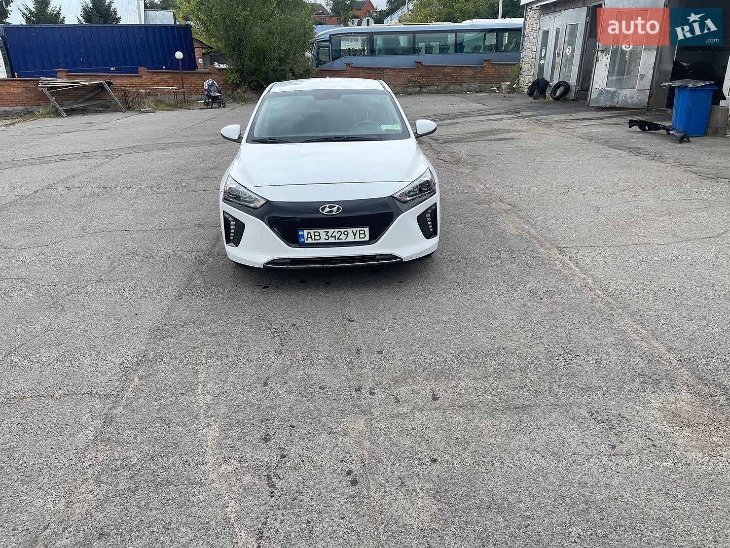 Hyundai Ioniq 2019 VIN KMHC75LH2KU052289 фото оголошення 2 з 11