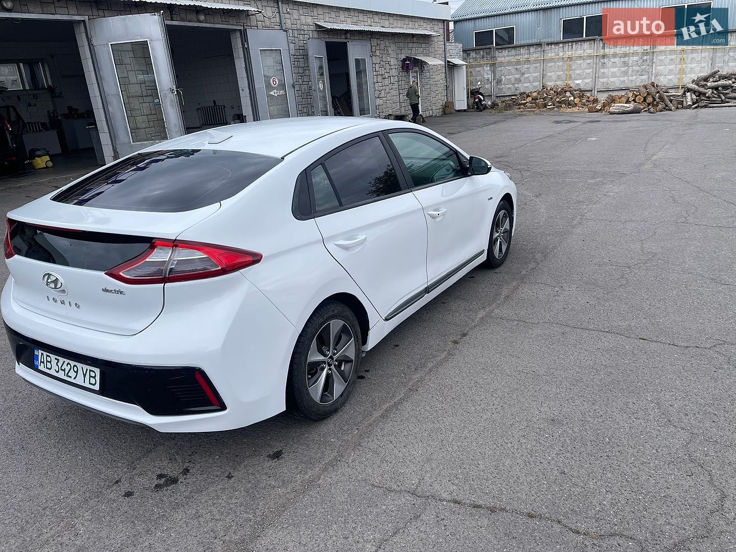 Hyundai Ioniq 2019 VIN KMHC75LH2KU052289 фото оголошення 6 з 11