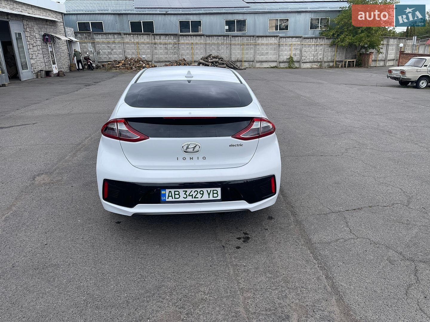 Hyundai Ioniq 2019 VIN KMHC75LH2KU052289 фото оголошення 5 з 11